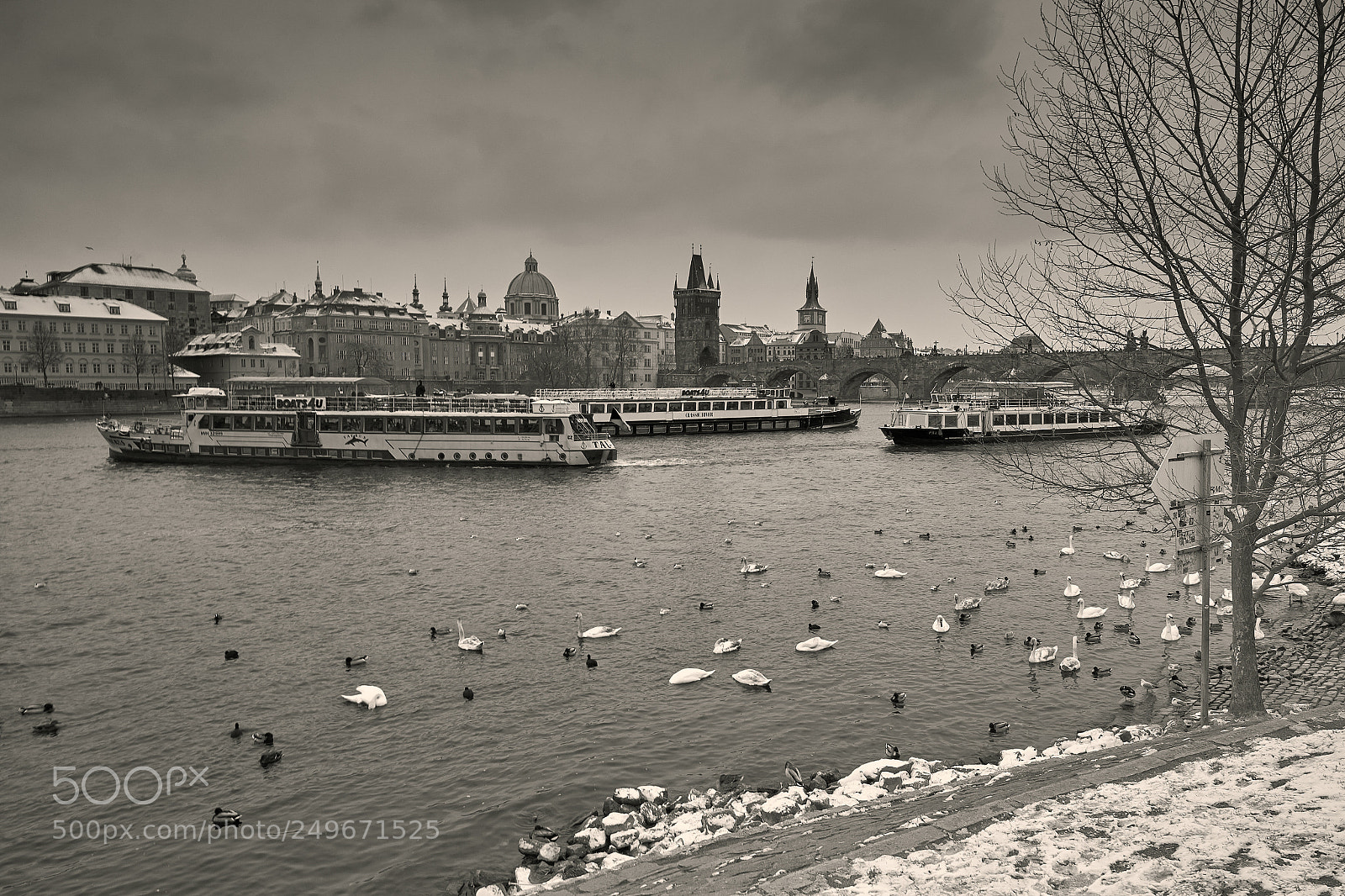 Fujifilm X-T20 sample photo. Prague, snow photography
