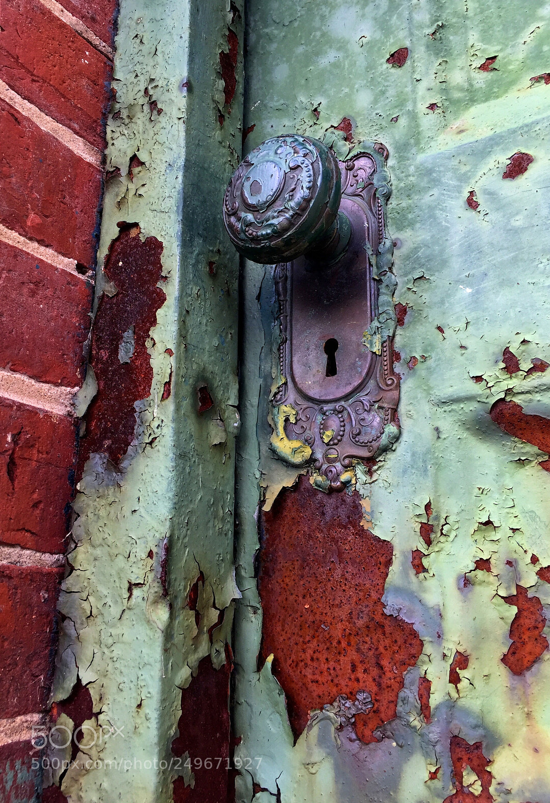 Apple iPhone 6 Plus sample photo. Strawberry banke doorway photography