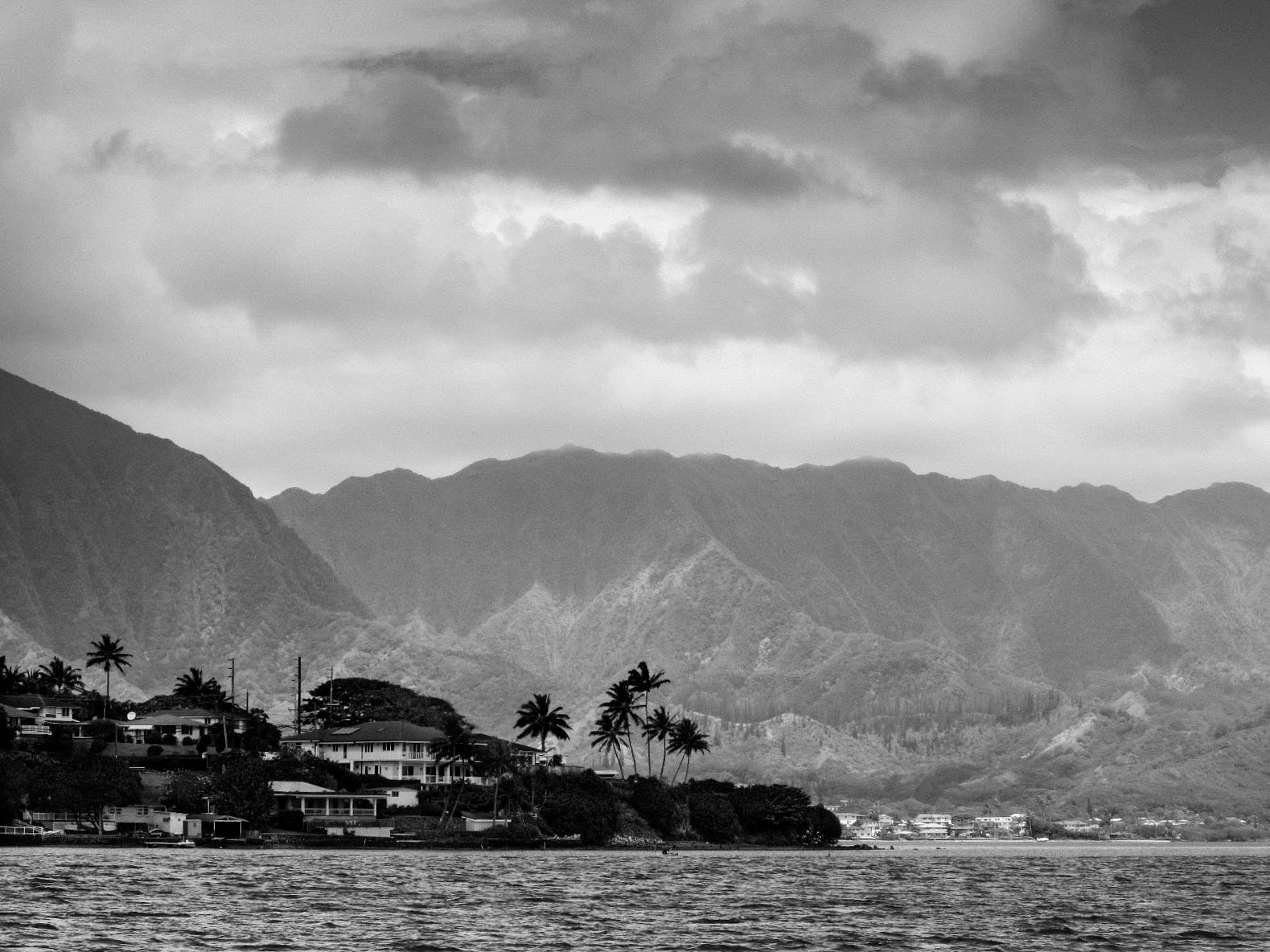 Canon PowerShot ELPH 100 HS (IXUS 115 HS / IXY 210F) sample photo. Stormclouds from kaneohe bay photography