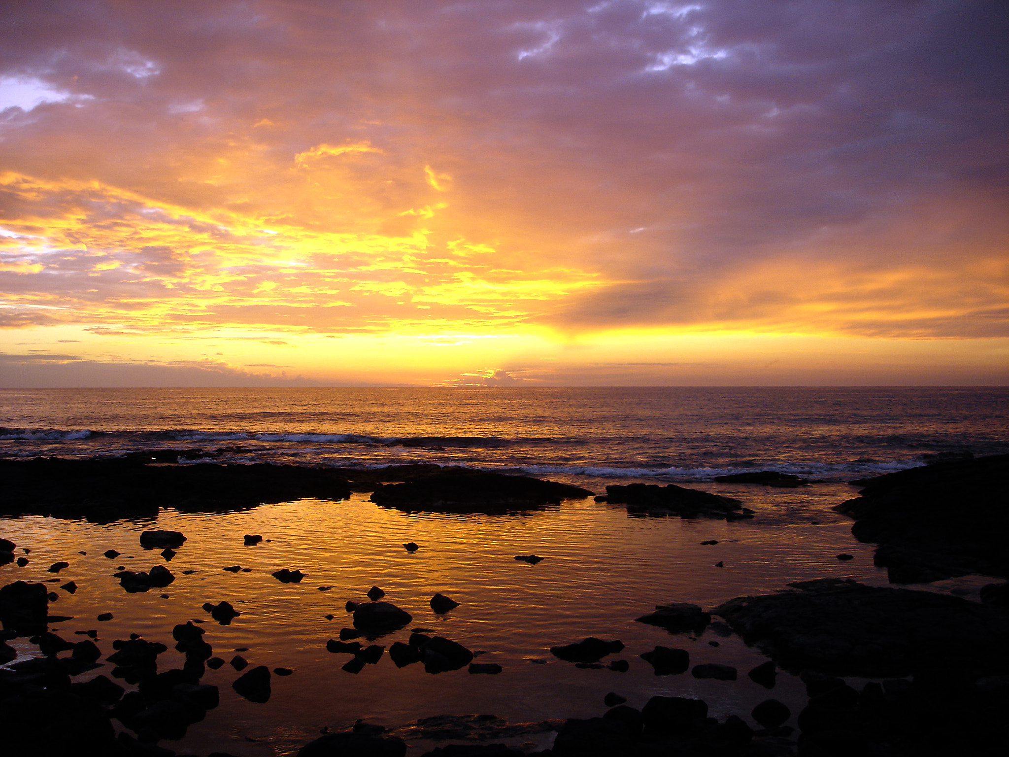 Sony DSC-P100 sample photo. Sunset in kailua photography