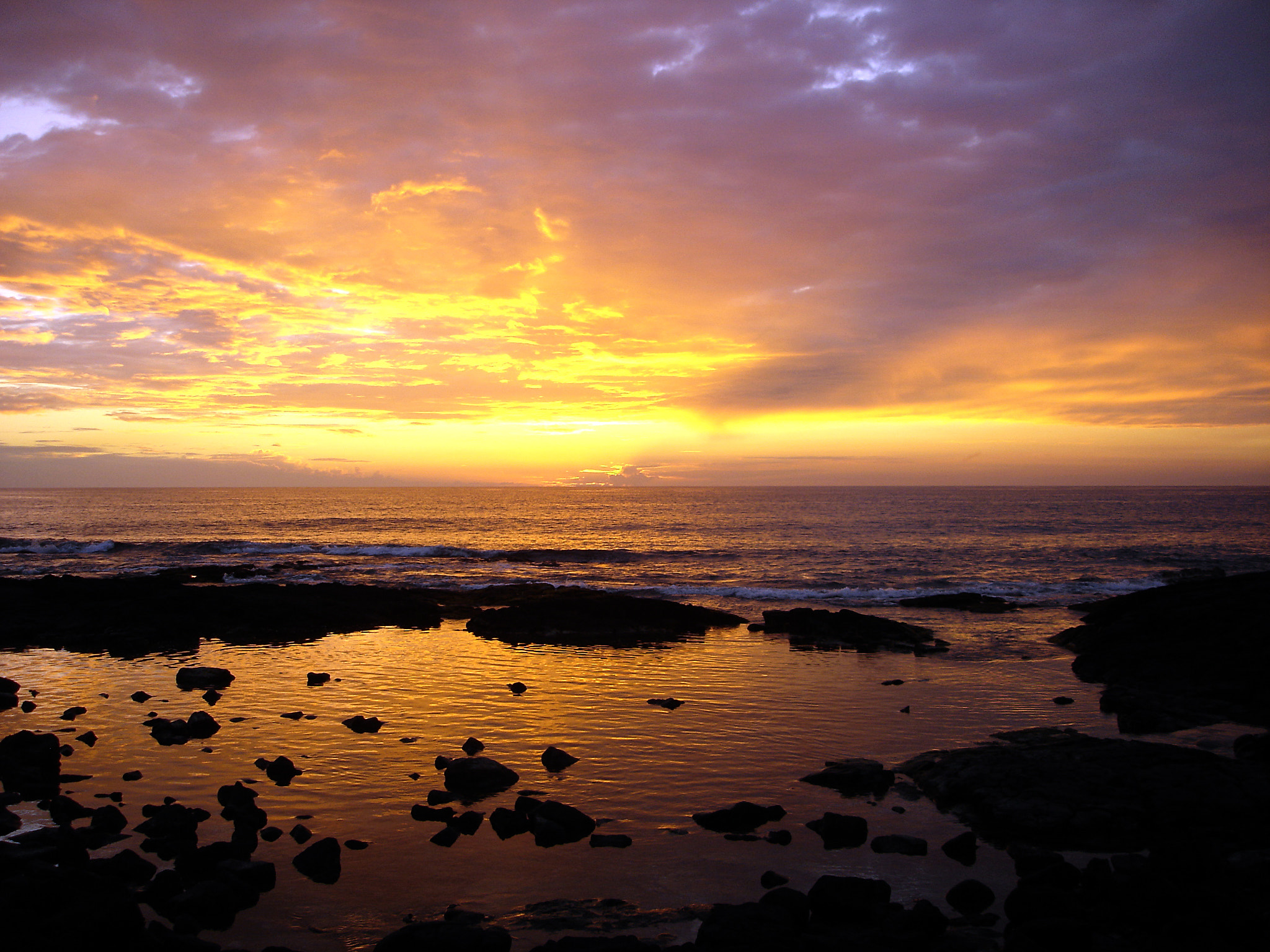 Sony DSC-P100 sample photo. Sunset in kailua photography