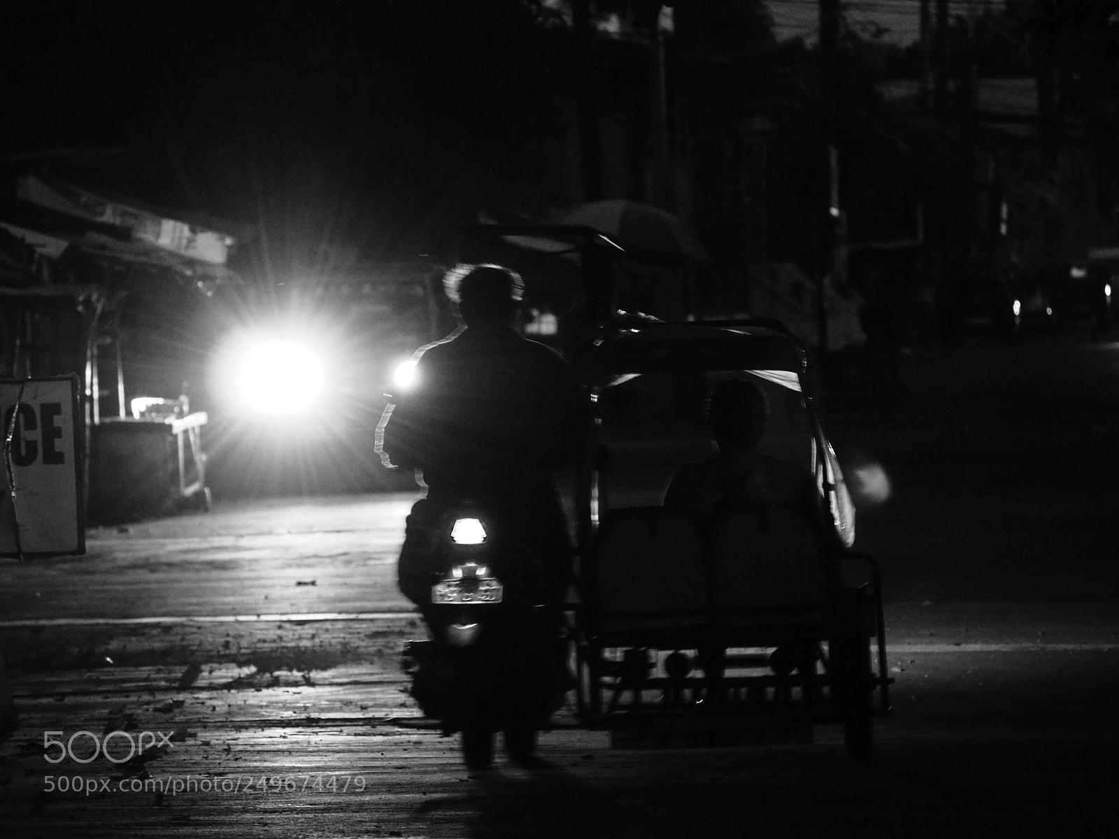 Olympus OM-D E-M10 II sample photo. Morning commute photography