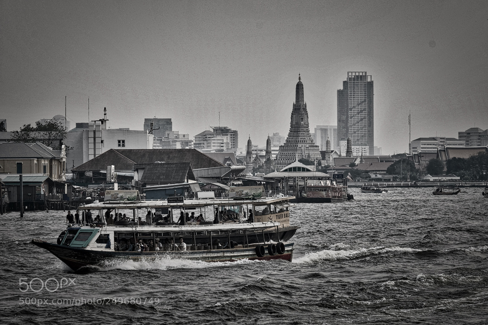 Fujifilm X-Pro2 sample photo. Bangkok river traffic photography