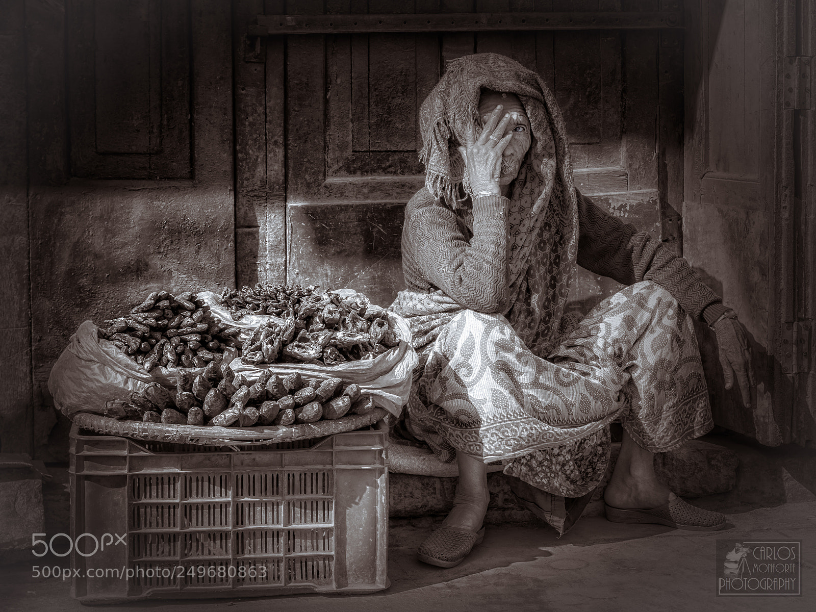 Canon EOS 70D sample photo. Dry fish woman photography