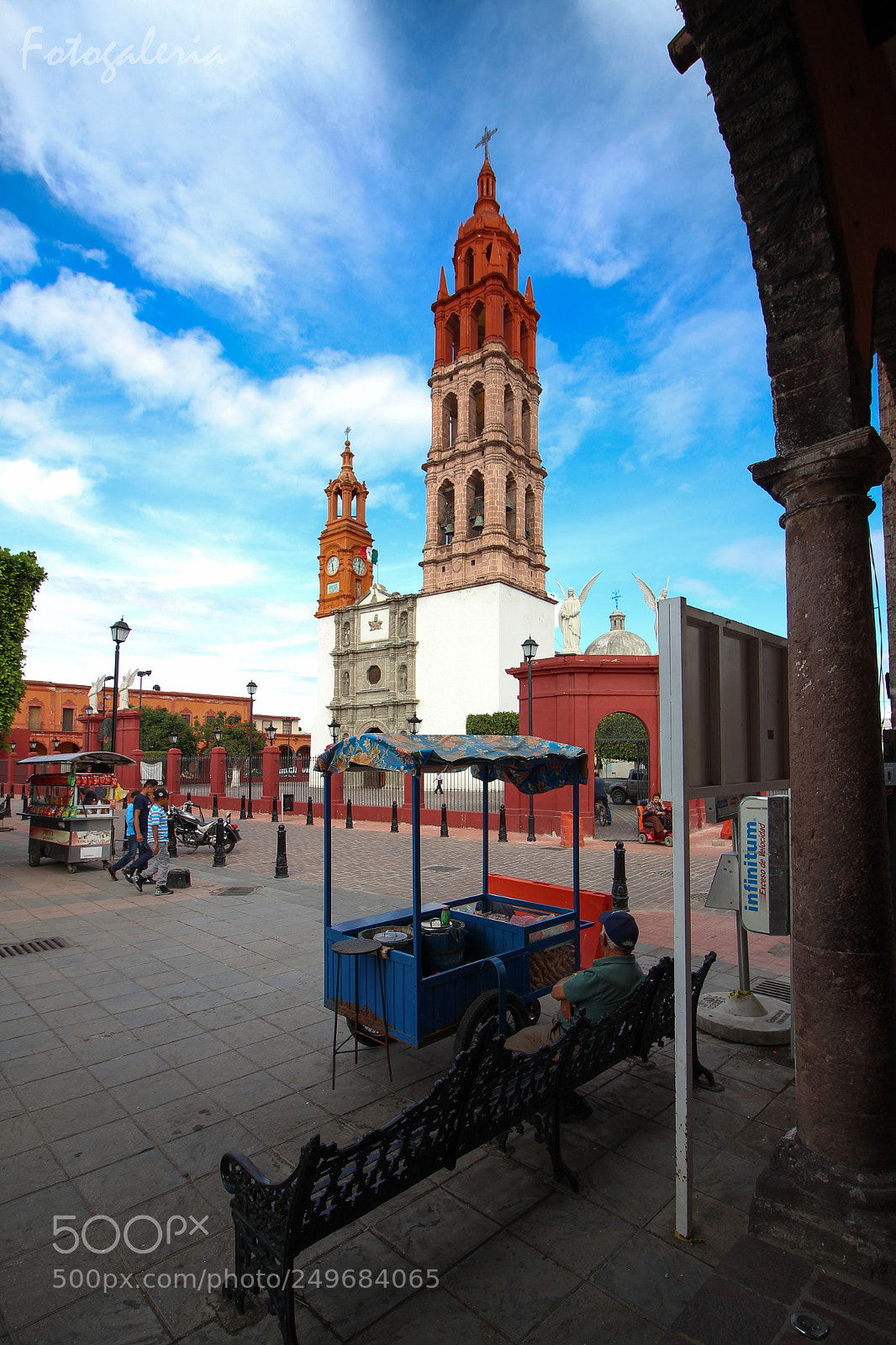 Canon EOS 700D (EOS Rebel T5i / EOS Kiss X7i) sample photo. Parroquia apóstol santiago photography