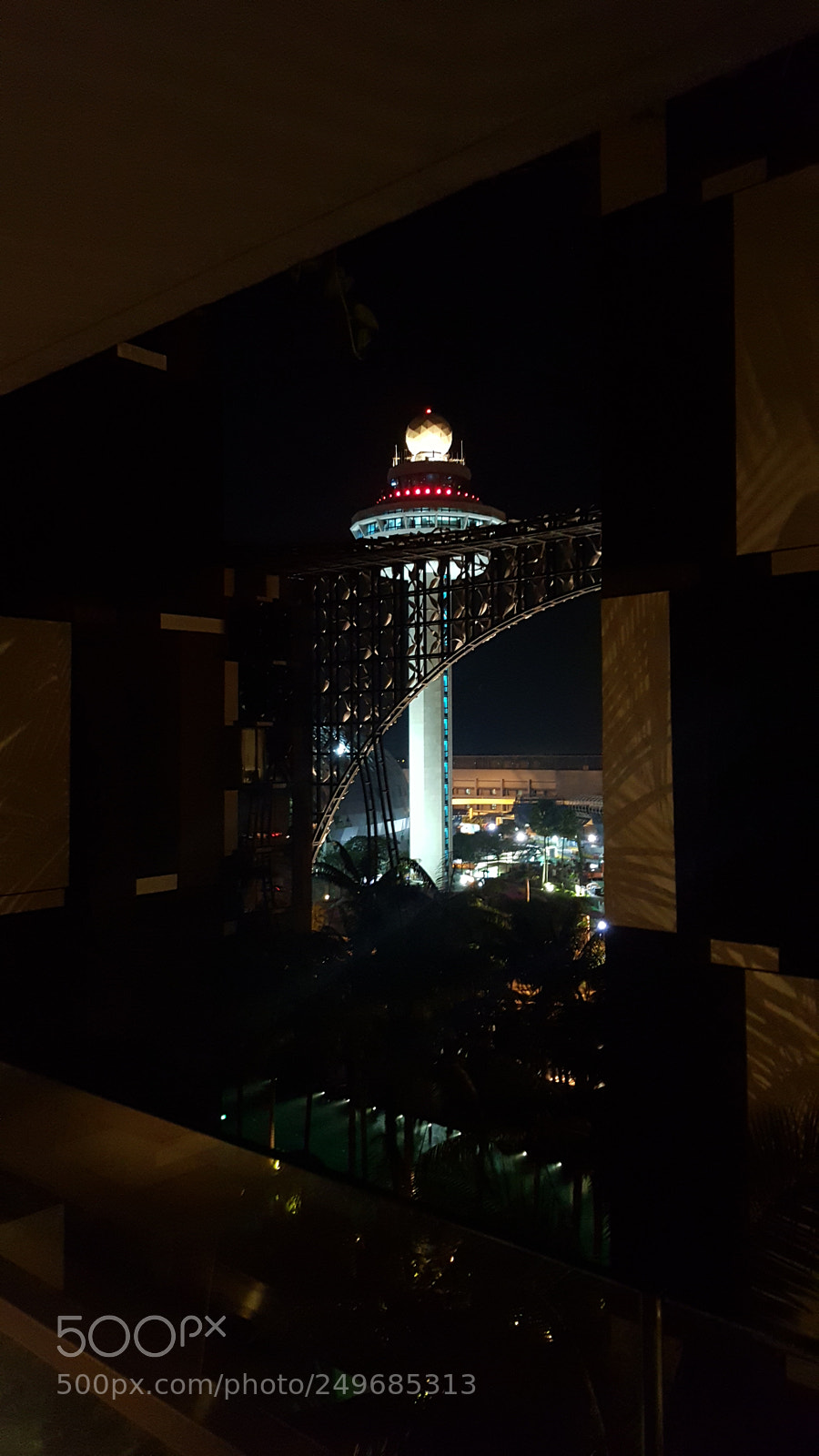 Samsung Galaxy Note5 sample photo. Changi airport crowne plaza photography