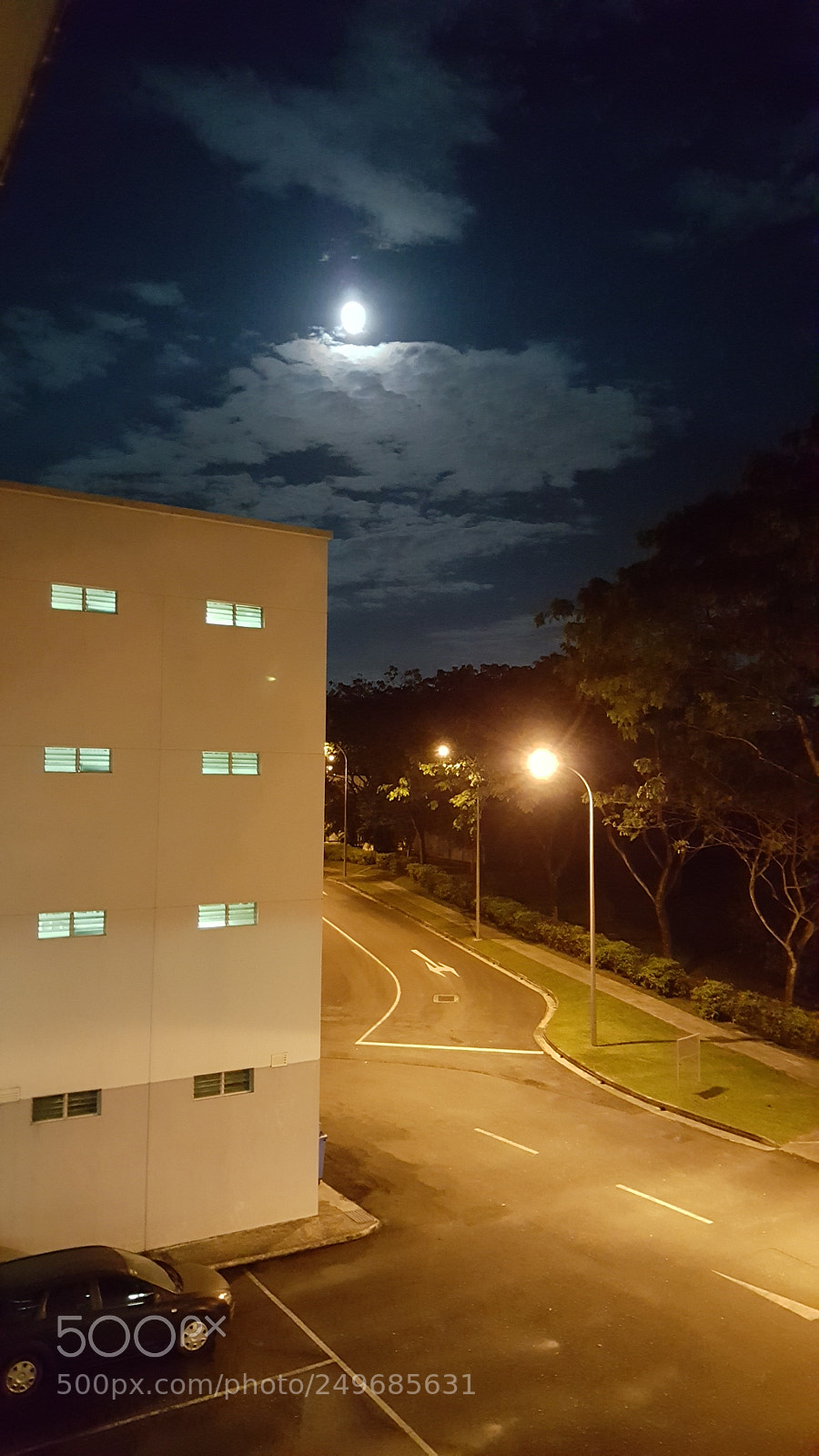 Samsung Galaxy Note5 sample photo. Bright moon photography