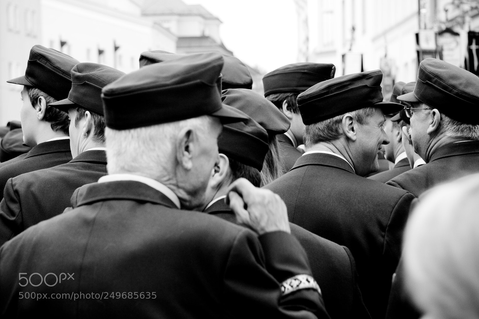 Canon EOS 20D sample photo. Men with hats, looking photography