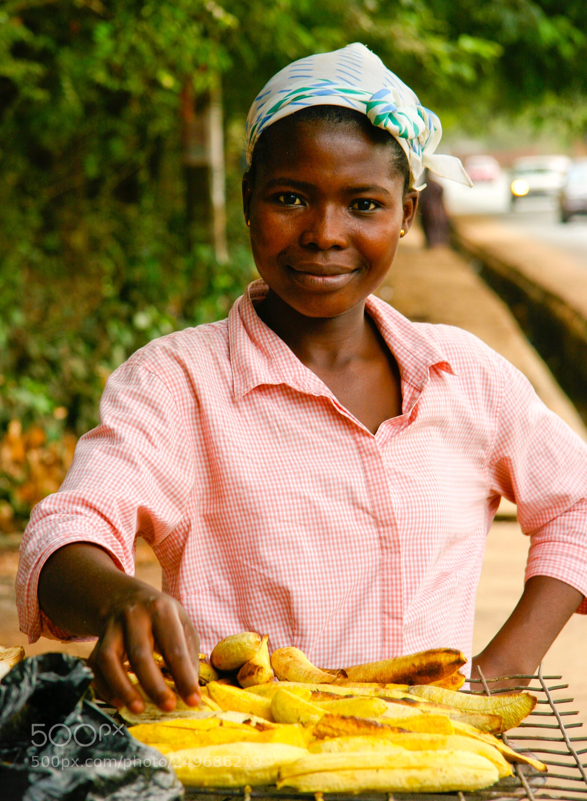 Canon EOS 20D sample photo. The plantain seller photography