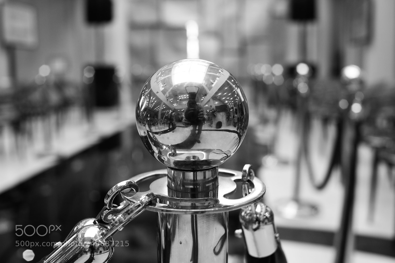 Canon EOS 5D Mark IV sample photo. Monochrome ball photography
