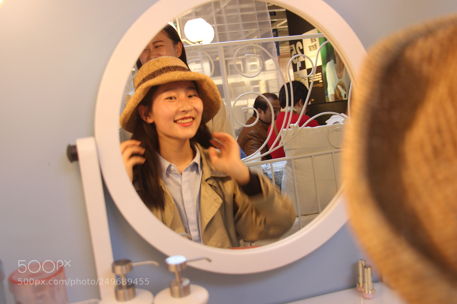 Canon EOS 700D (EOS Rebel T5i / EOS Kiss X7i) sample photo. 你幸福吗?我姓张。 photography