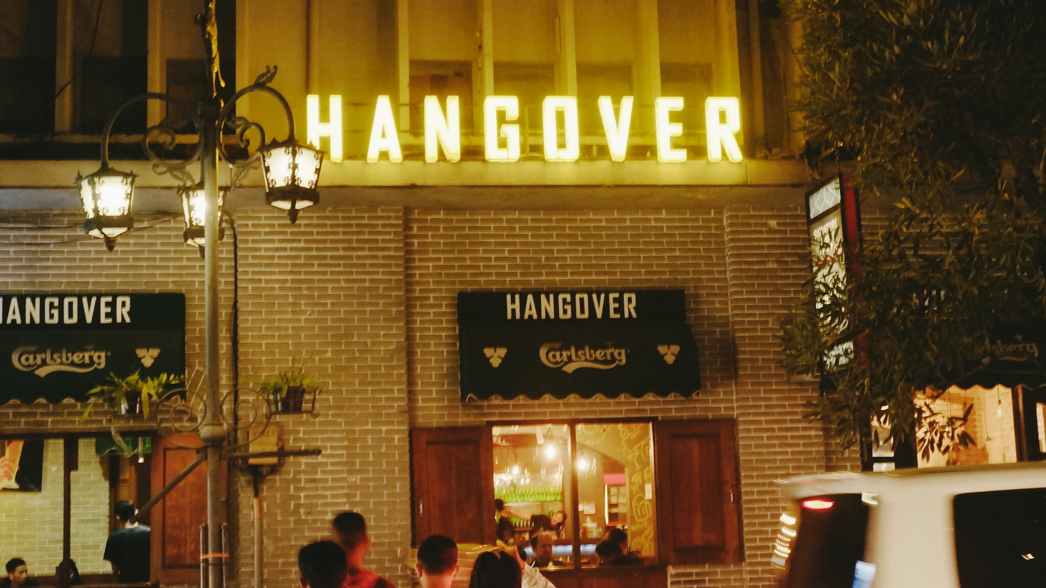 Fujifilm X-A3 sample photo. Bar at night. photography