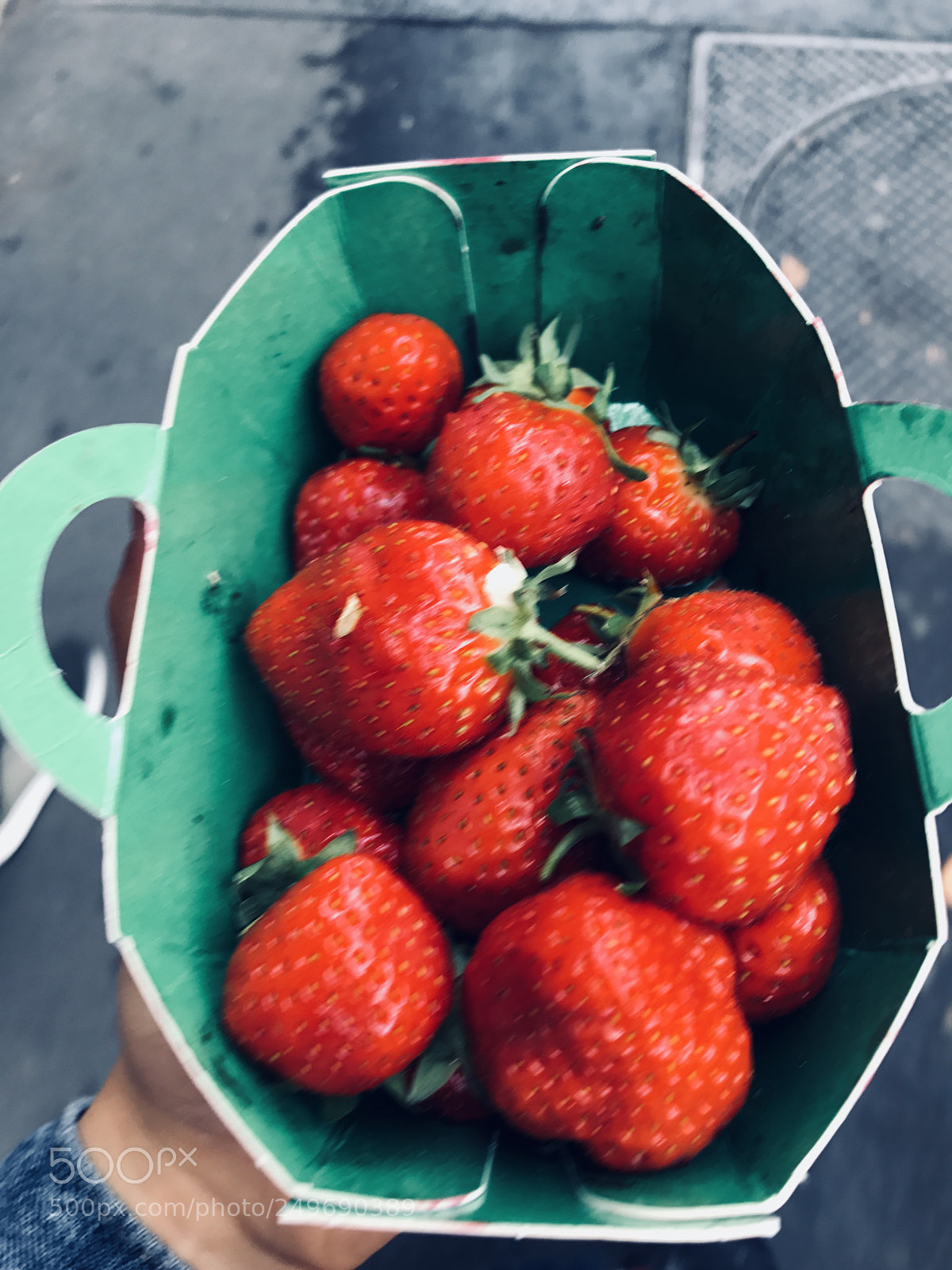 Apple iPhone 7 sample photo. Parisian strawberries. photo taken photography