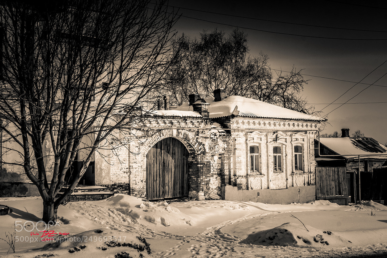 Canon EOS 50D sample photo. House in small town photography