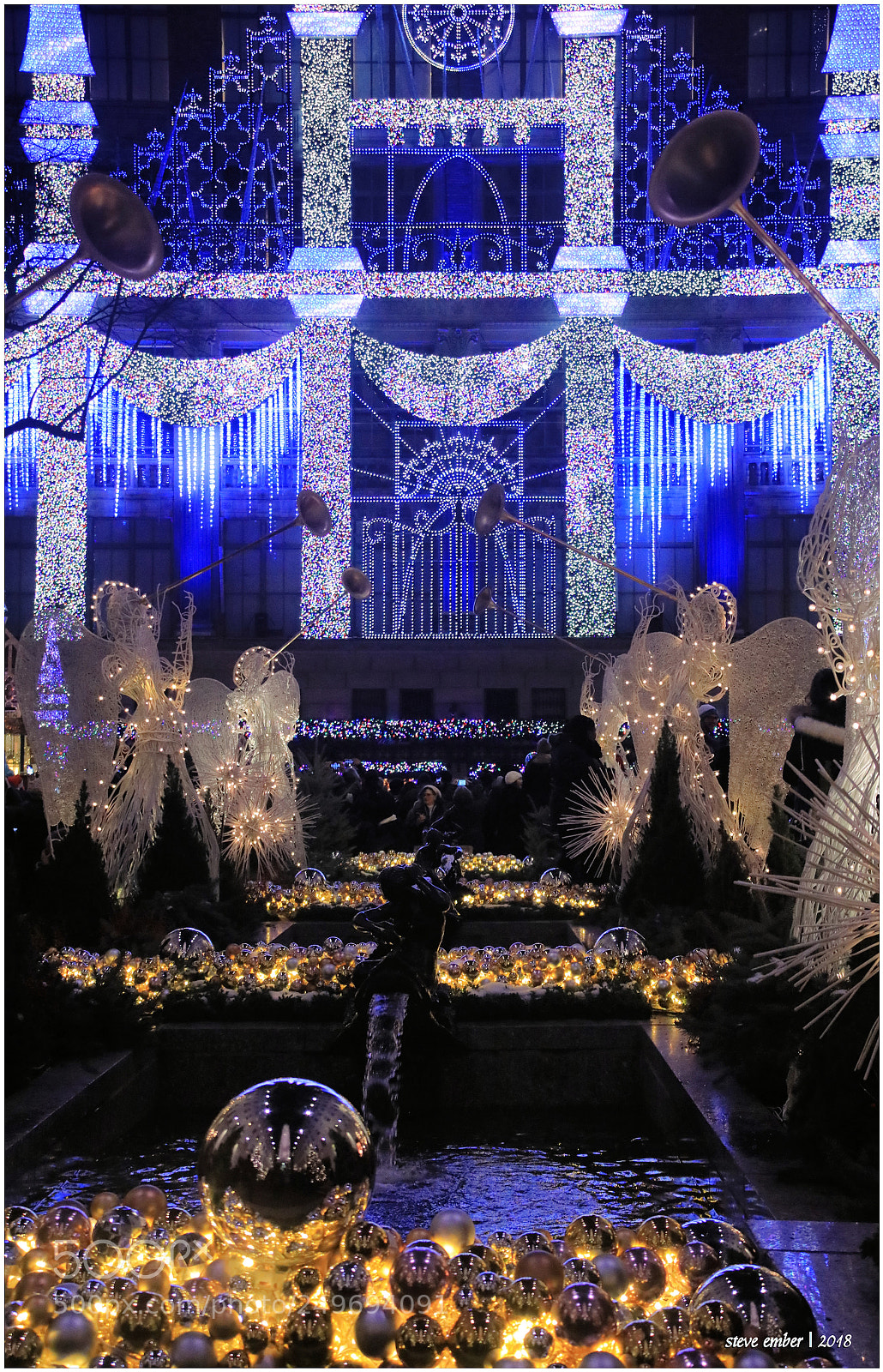 Canon EOS 5D Mark IV sample photo. Christmas angels and a photography