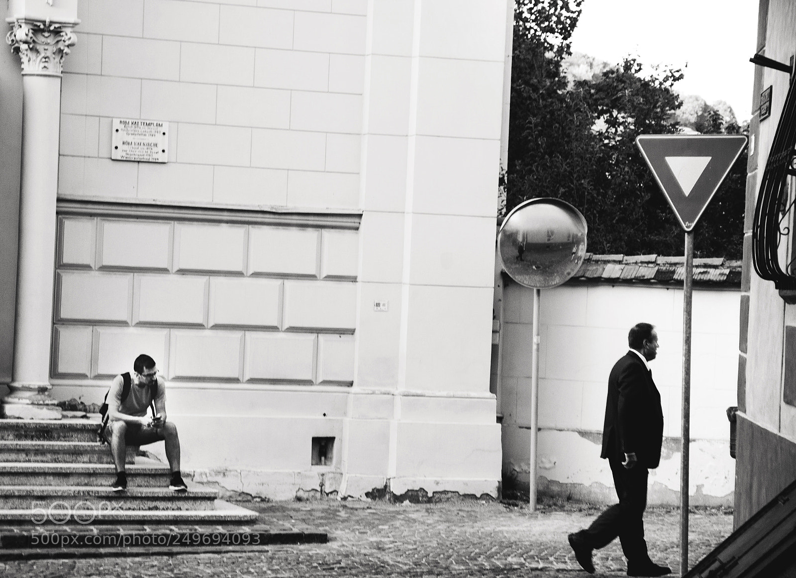 Canon EOS 60D sample photo. Cities filled with shadows photography