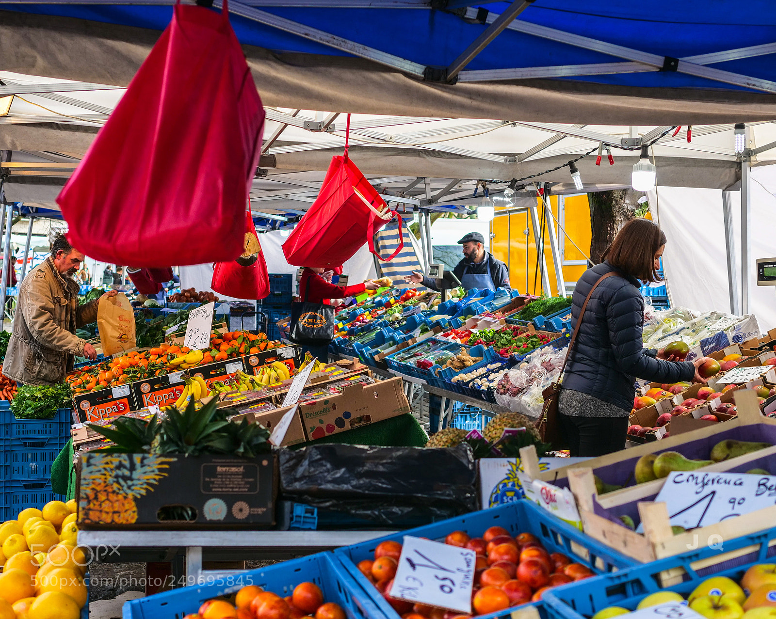 Panasonic Lumix DC-G9 sample photo. Saint gille’s market photography