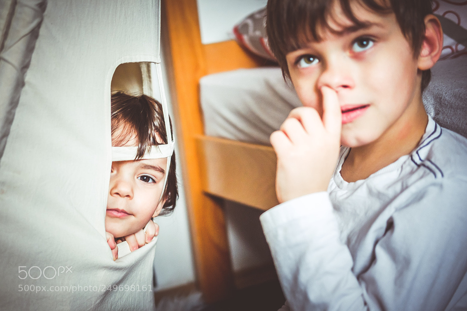 Fujifilm X-T20 sample photo. Searching for something photography