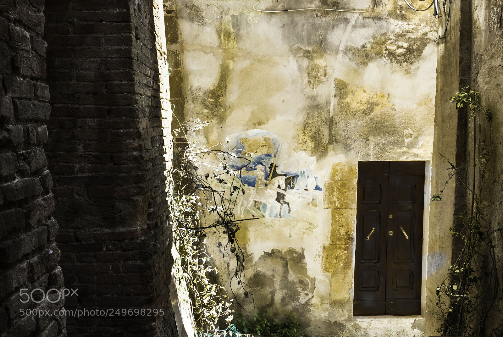 Sony a7 II sample photo. Pitigliano porta photography