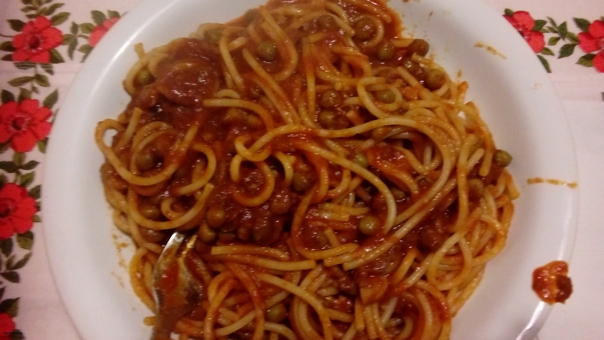 LG K350N sample photo. Spaghetti with fish photography