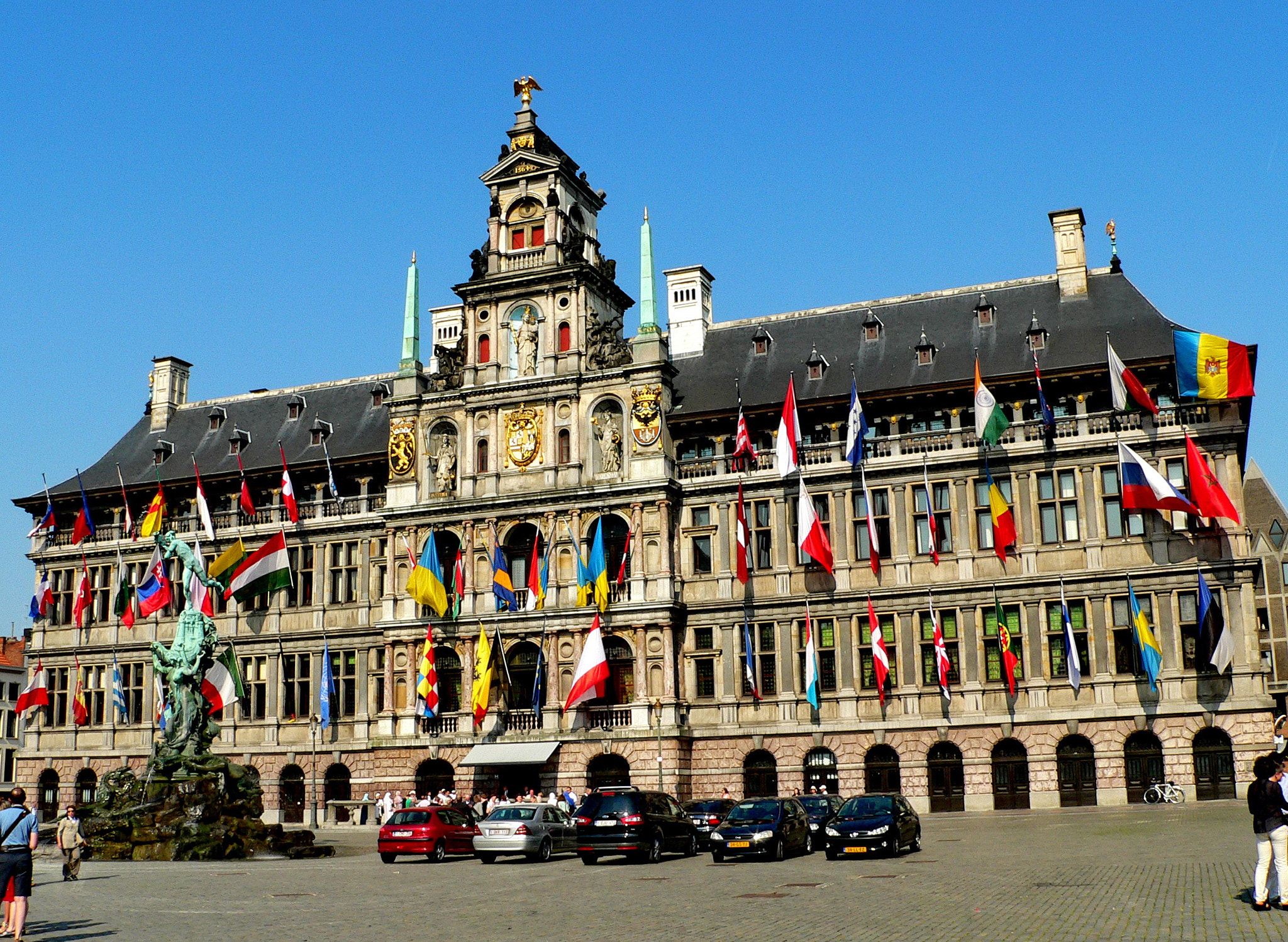 Panasonic DMC-FZ20 sample photo. Antwerpen grote markt photography