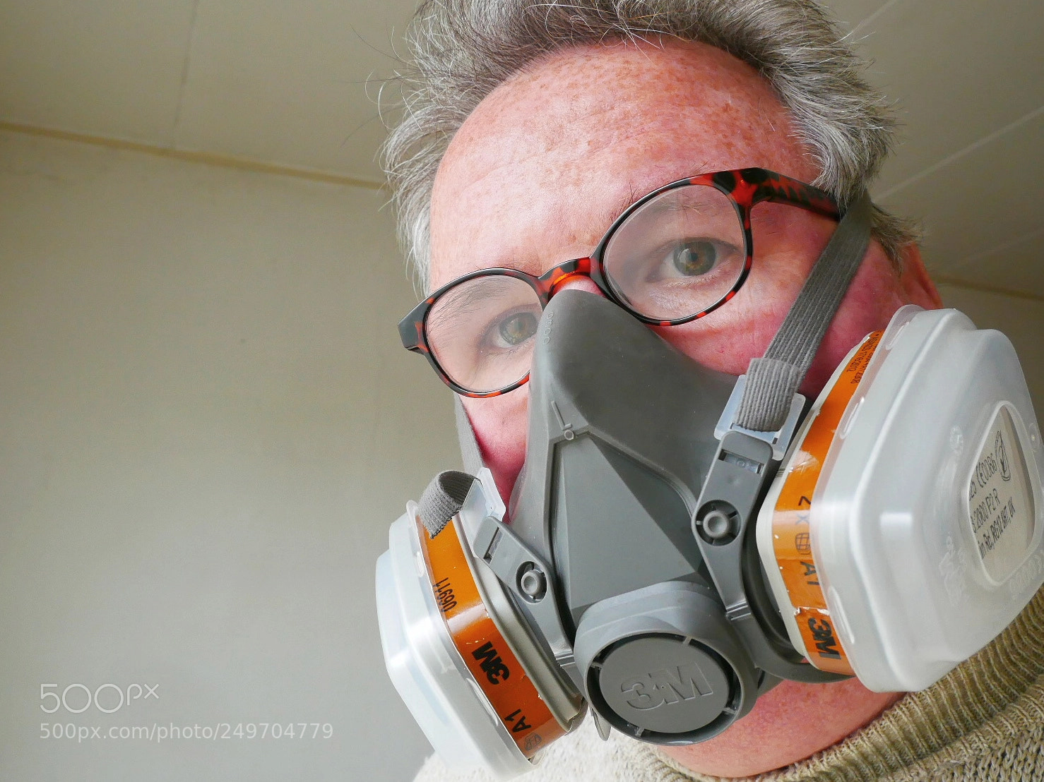 Panasonic Lumix DMC-G85 (Lumix DMC-G80) sample photo. Air pollution gas mask photography