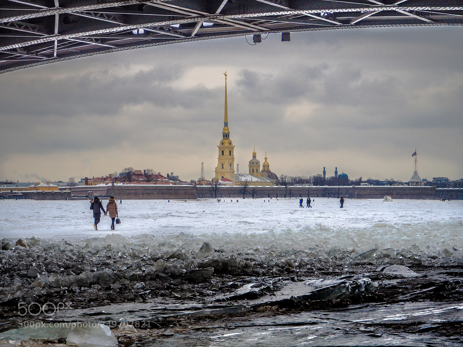 Olympus OM-D E-M10 II sample photo. Neva river in st.petersburg photography