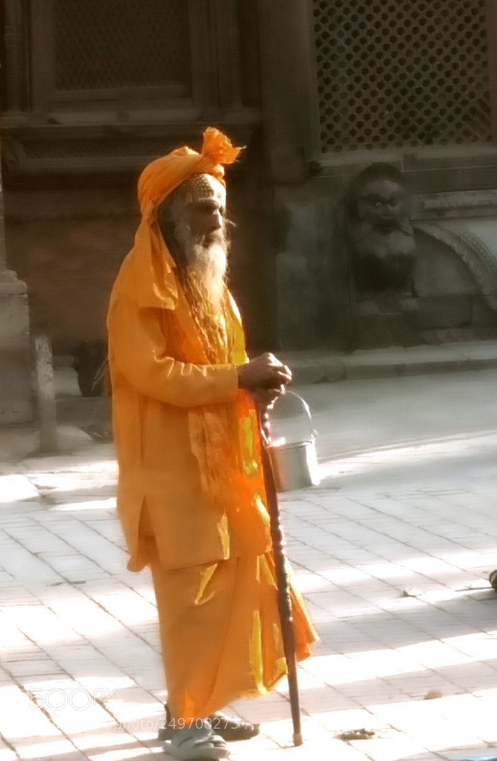 Samsung Galaxy Note4 sample photo. A sadhu ( holy man) photography