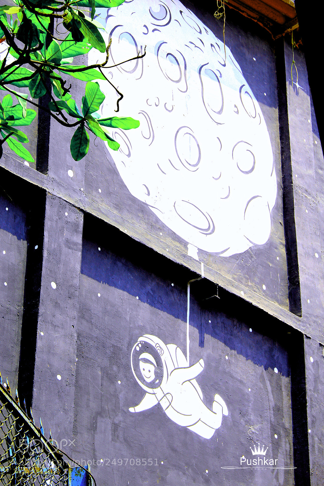 Canon EOS 1200D (EOS Rebel T5 / EOS Kiss X70 / EOS Hi) sample photo. Wall painting photography