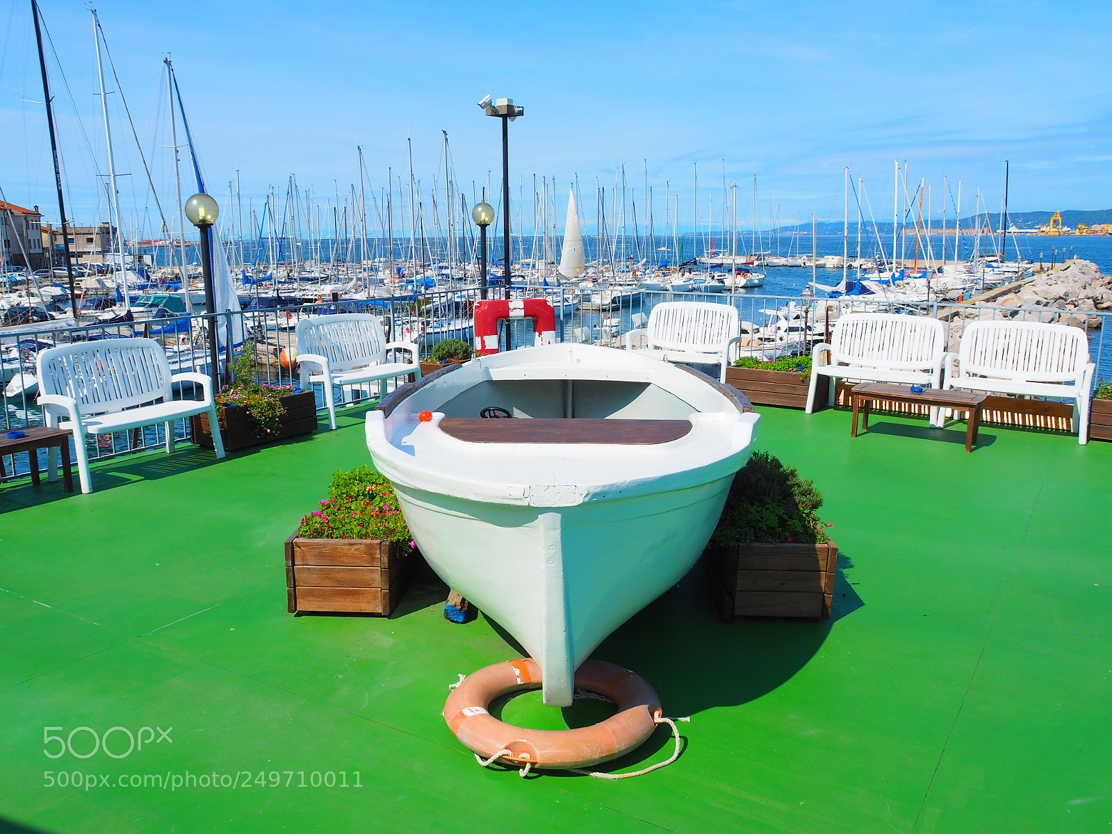Olympus OM-D E-M10 sample photo. Lunchtime in muggia photography