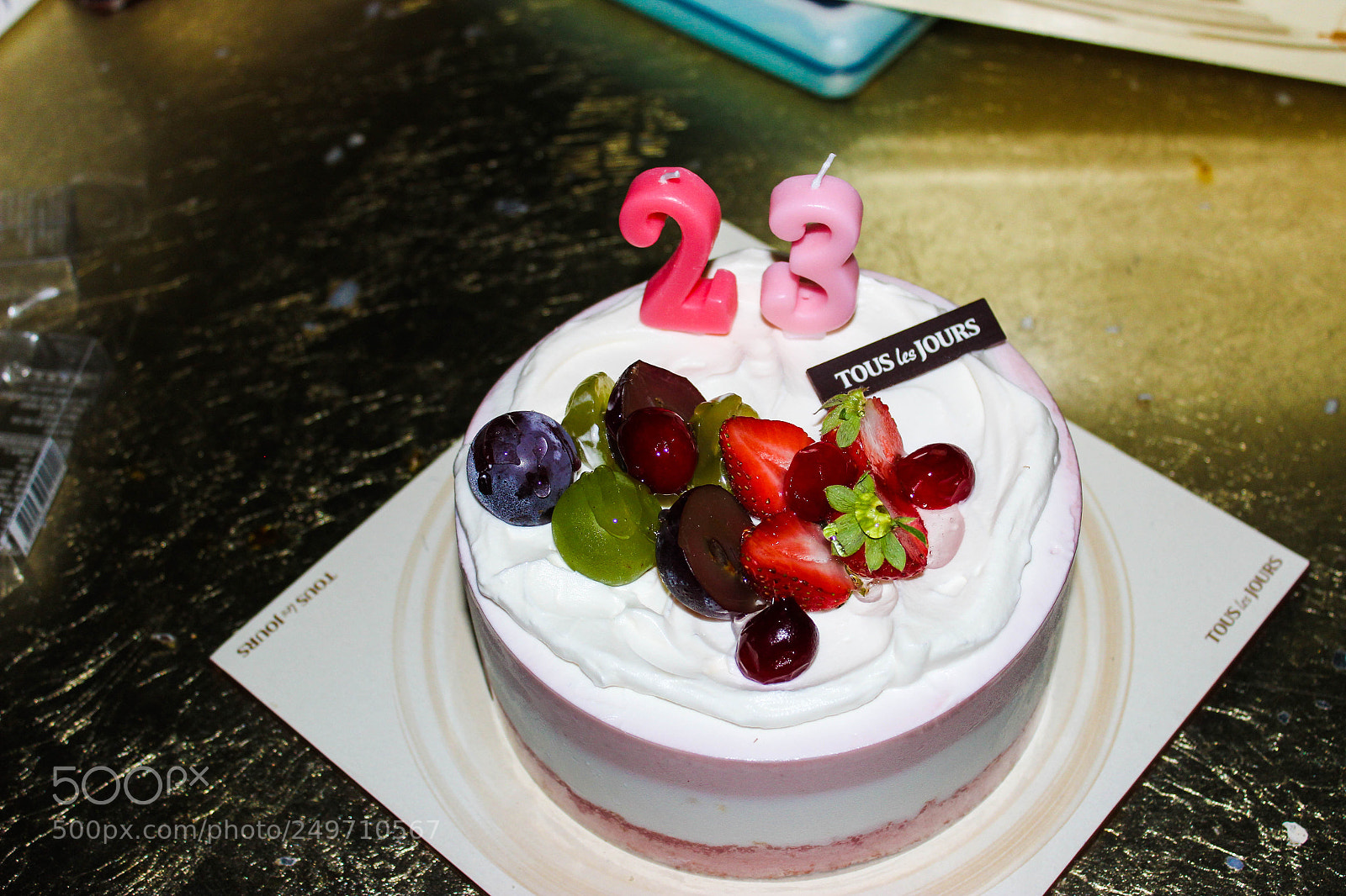 Canon EOS 600D (Rebel EOS T3i / EOS Kiss X5) sample photo. Cake from paris baguette photography