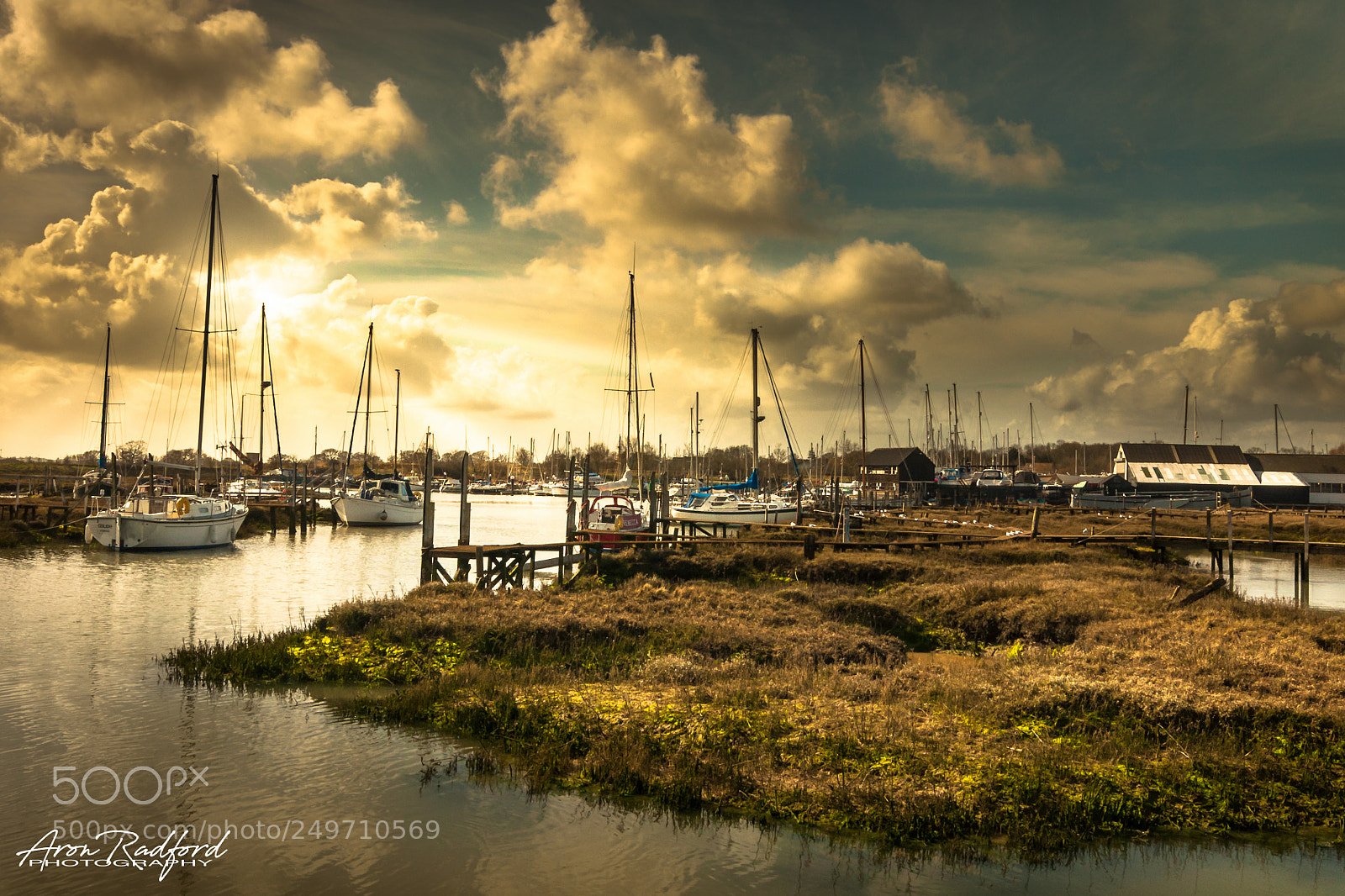 Nikon D5000 sample photo. Tollesbury marina photography