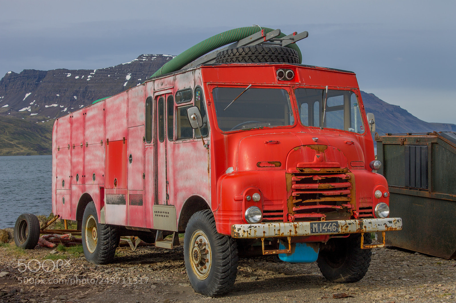 Canon EOS 1100D (EOS Rebel T3 / EOS Kiss X50) sample photo. Red truck photography