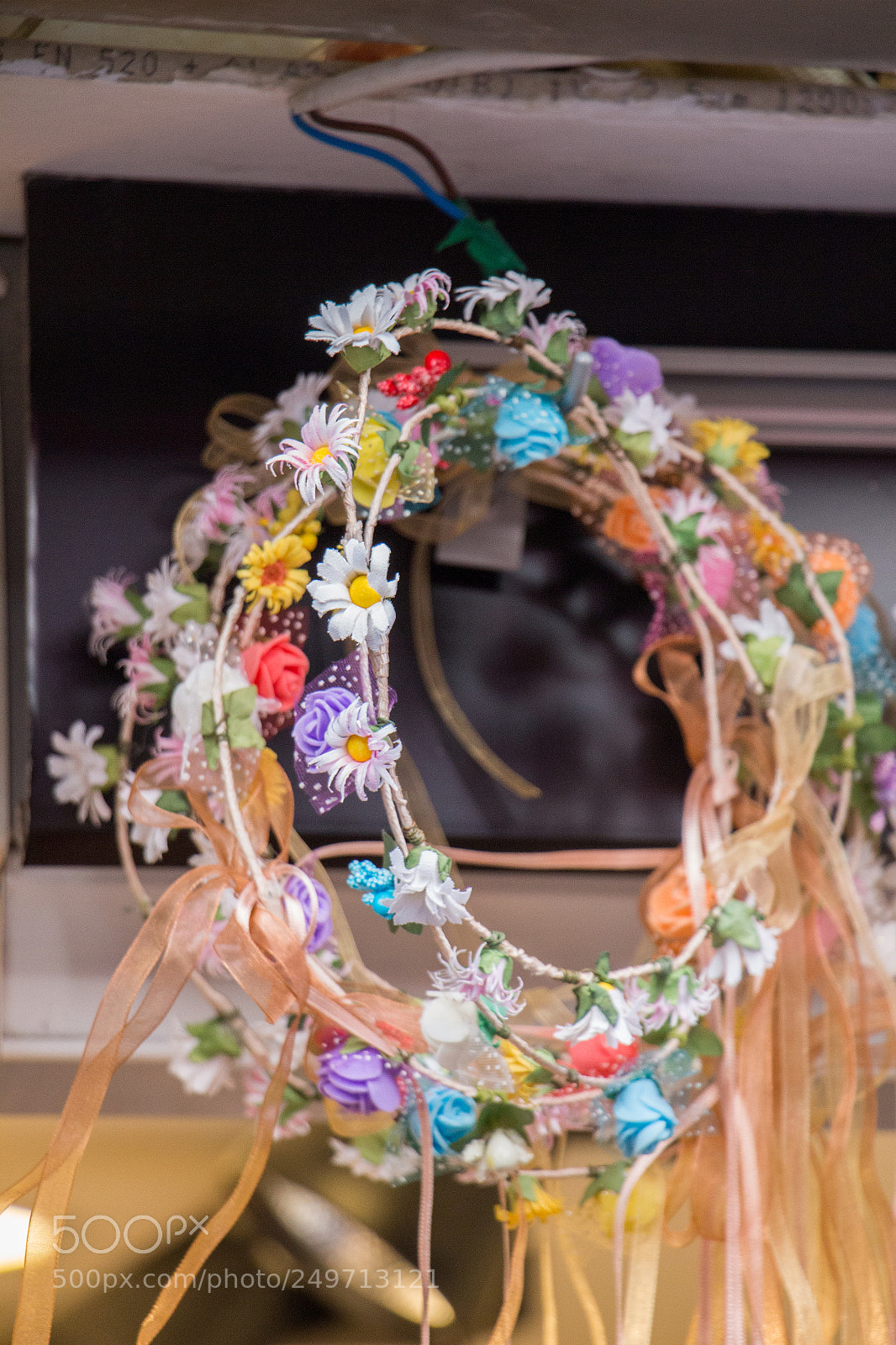 Canon EOS 650D (EOS Rebel T4i / EOS Kiss X6i) sample photo. Colorful crowns made of photography