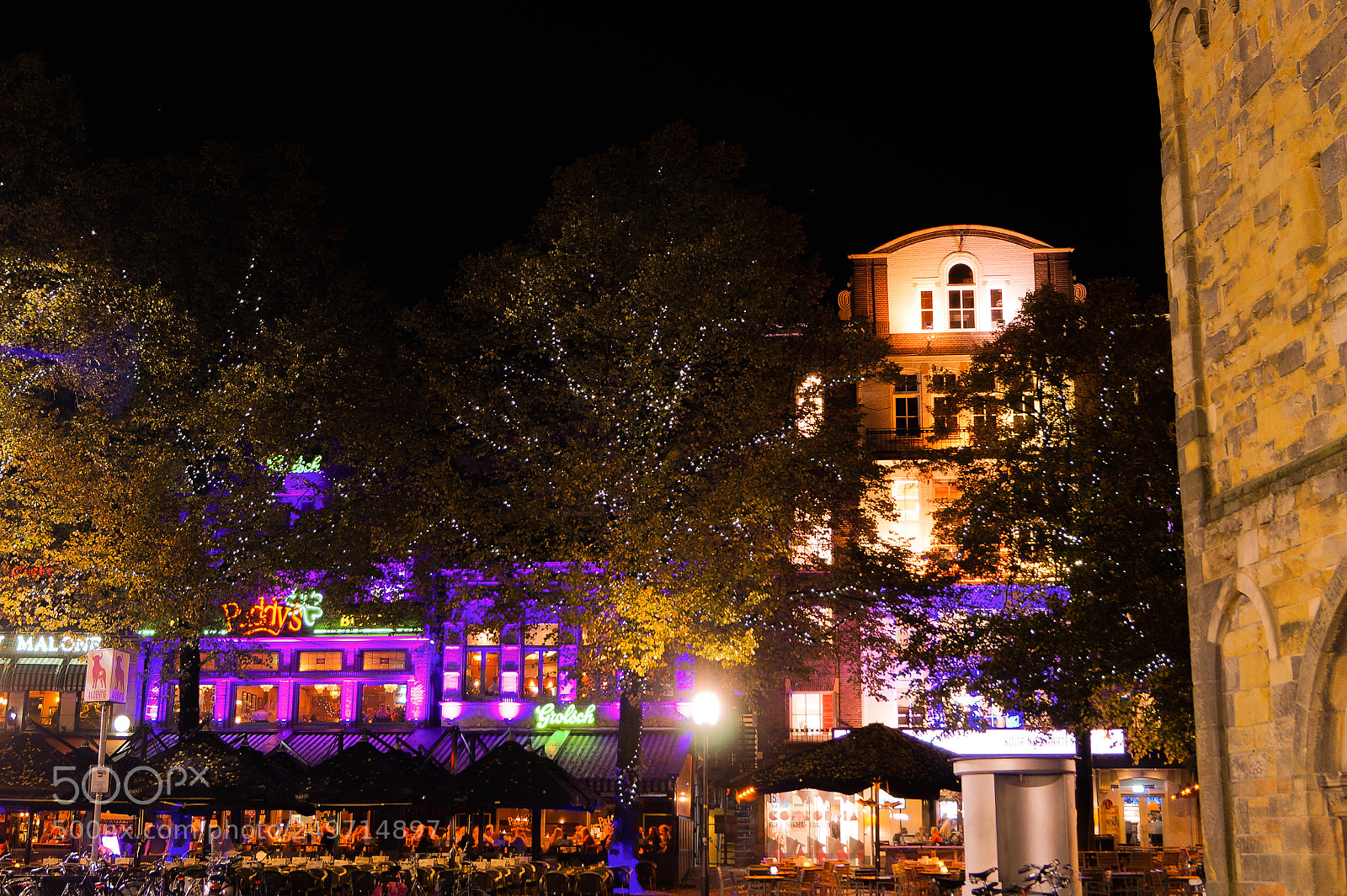 Sony SLT-A58 sample photo. Evening in the city photography