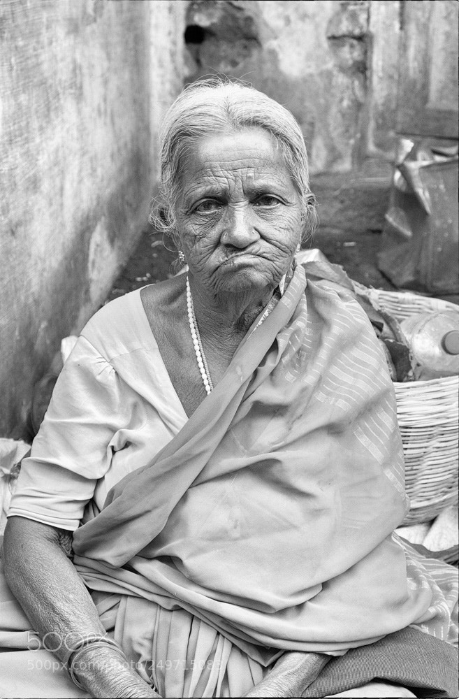Fujifilm X-T2 sample photo. The old vegetable seller photography