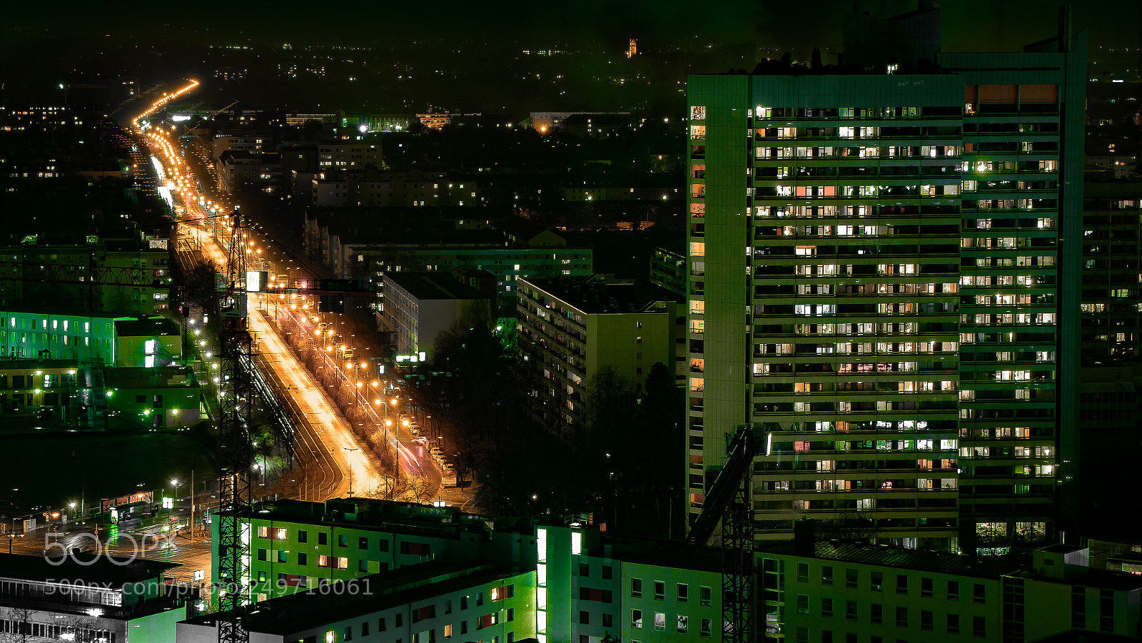 Canon EOS 77D (EOS 9000D / EOS 770D) sample photo. Munich is green photography