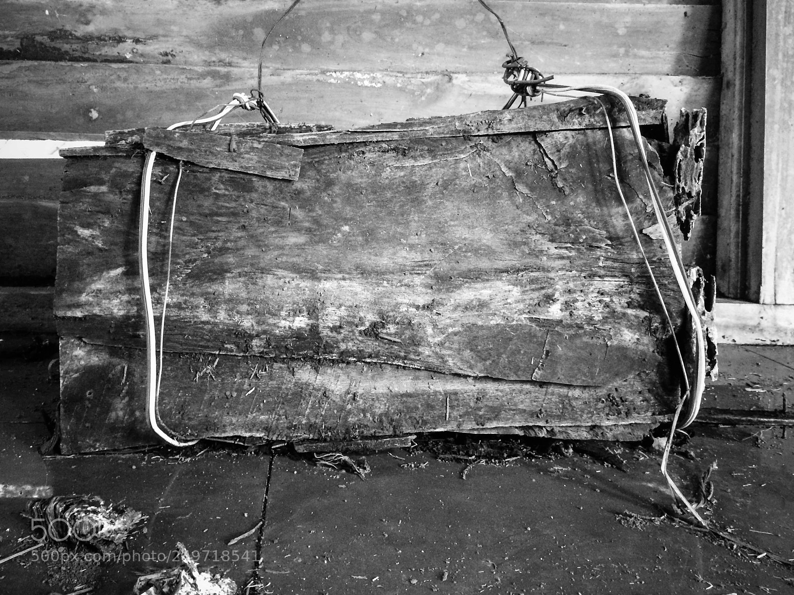 Apple iPhone 5s sample photo. Left luggage. photography