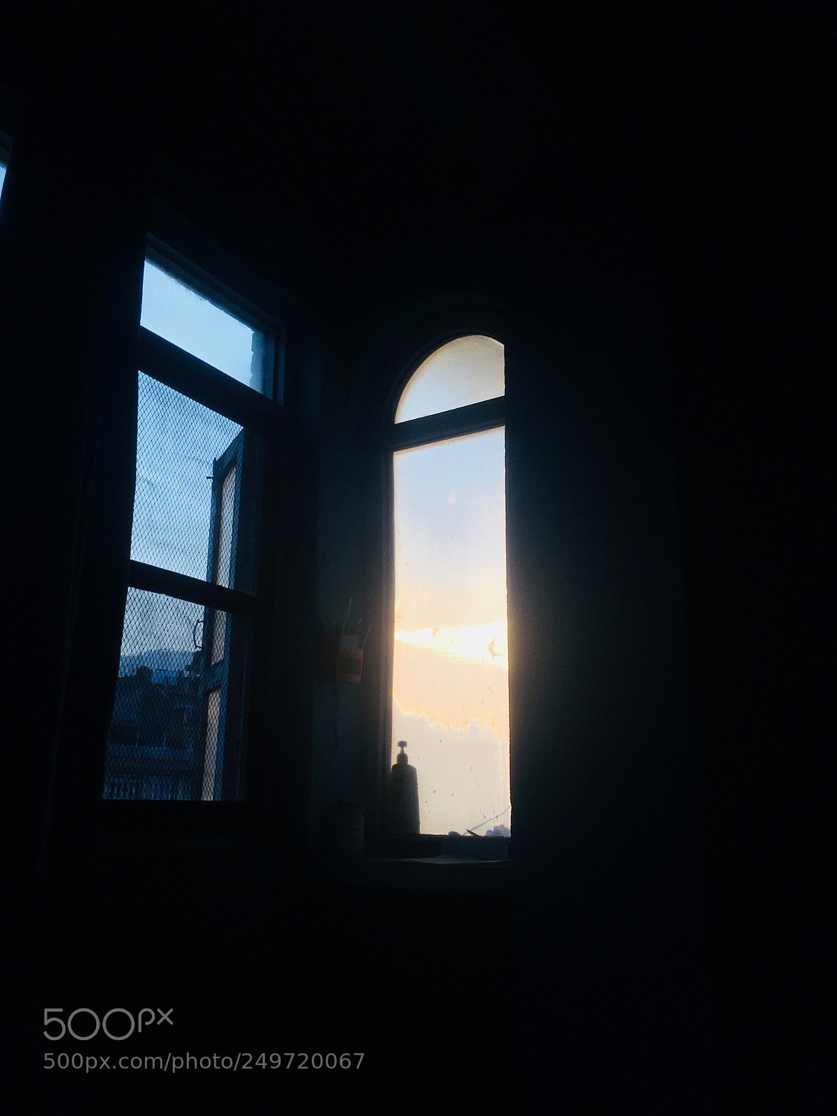 Apple iPhone 6s sample photo. Darkness photography