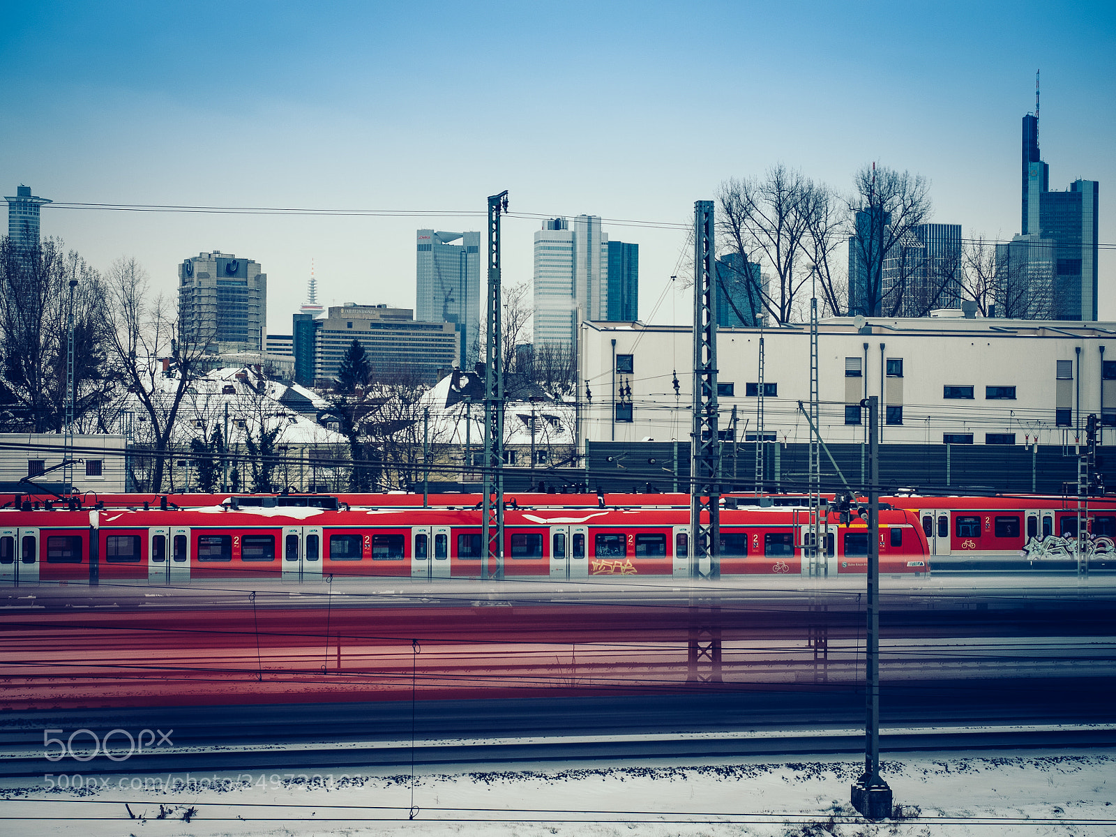 Olympus OM-D E-M1 sample photo. Frankfurt skyline & trains photography