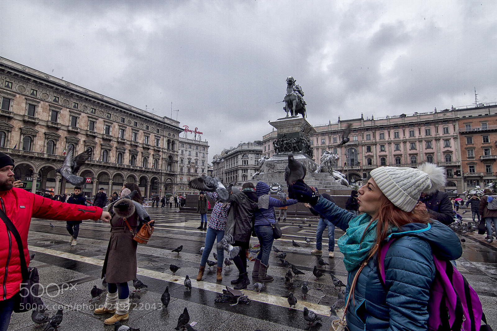 Canon EOS 7D sample photo. Piazza duomo photography