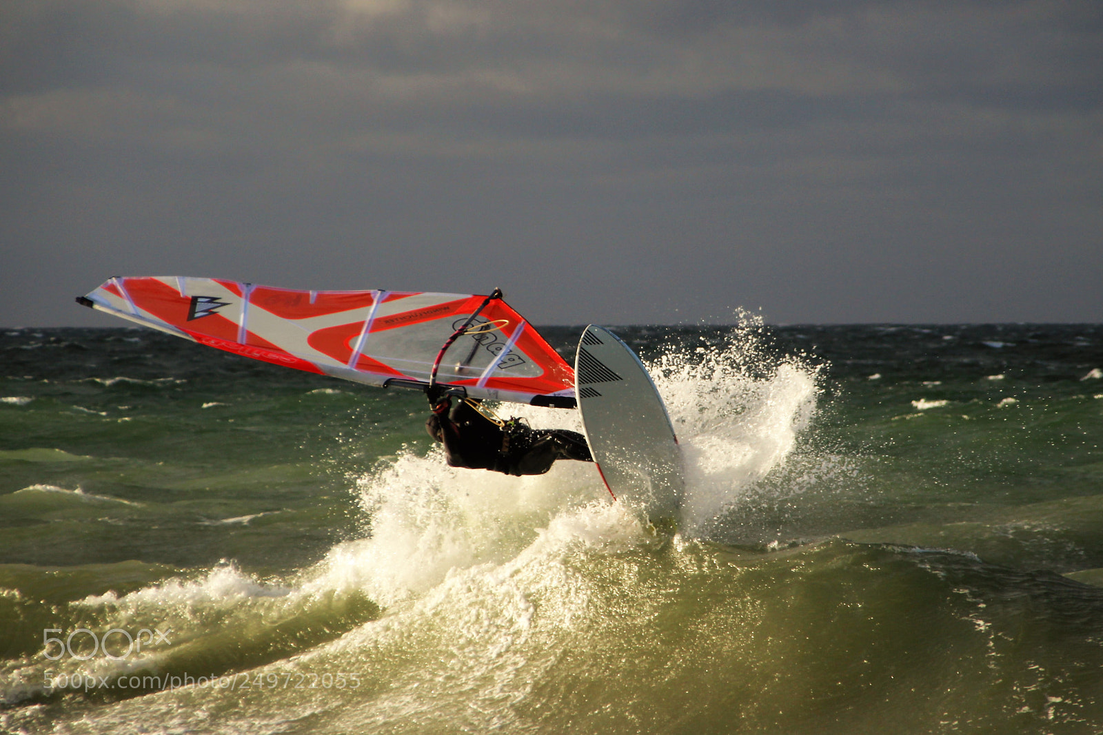 Canon EOS 1300D (EOS Rebel T6 / EOS Kiss X80) sample photo. Windsurfing photography
