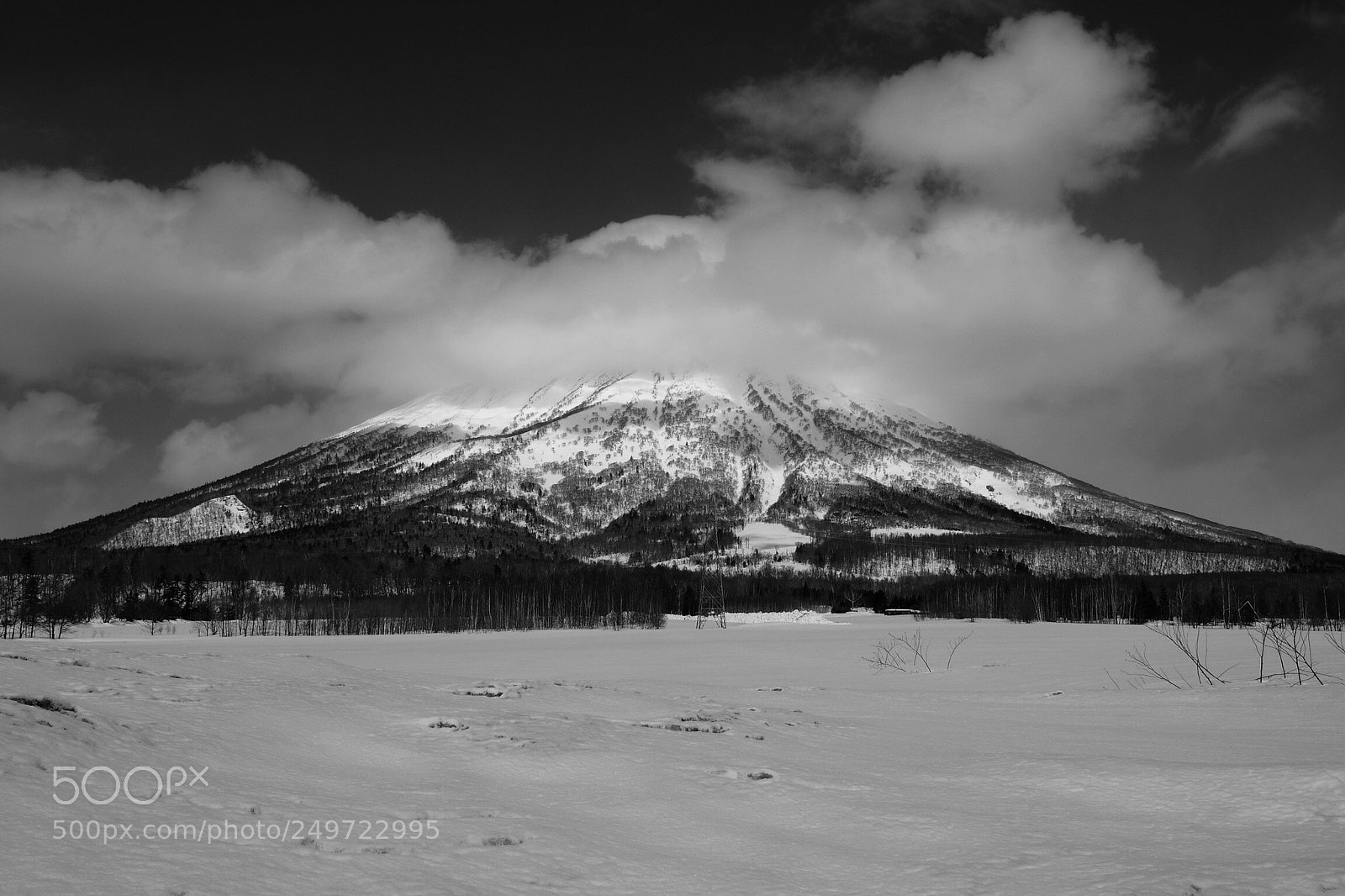 Pentax K-1 sample photo. Mt. yotei photography