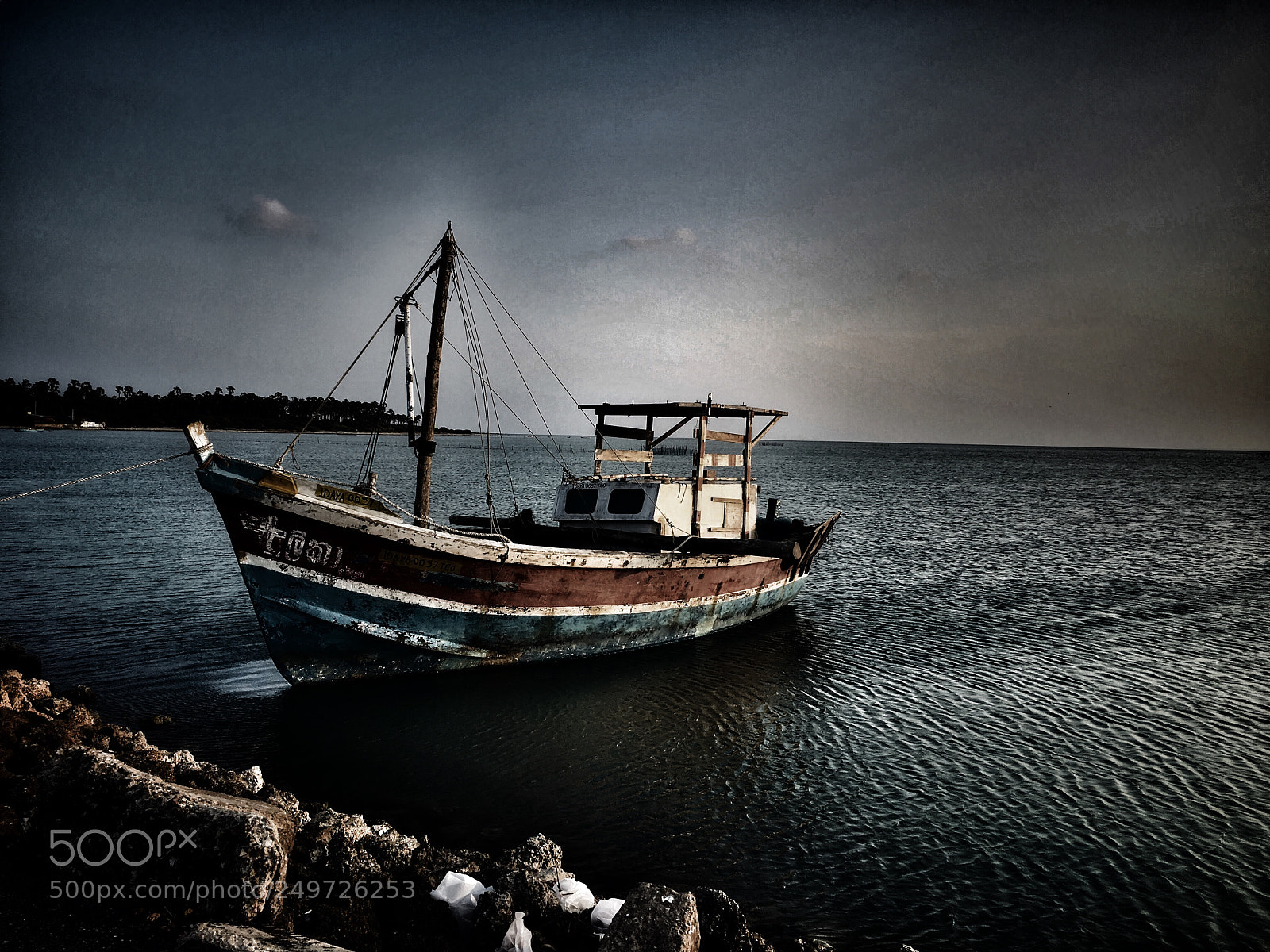 Apple iPhone 6s sample photo. Single #boat photography