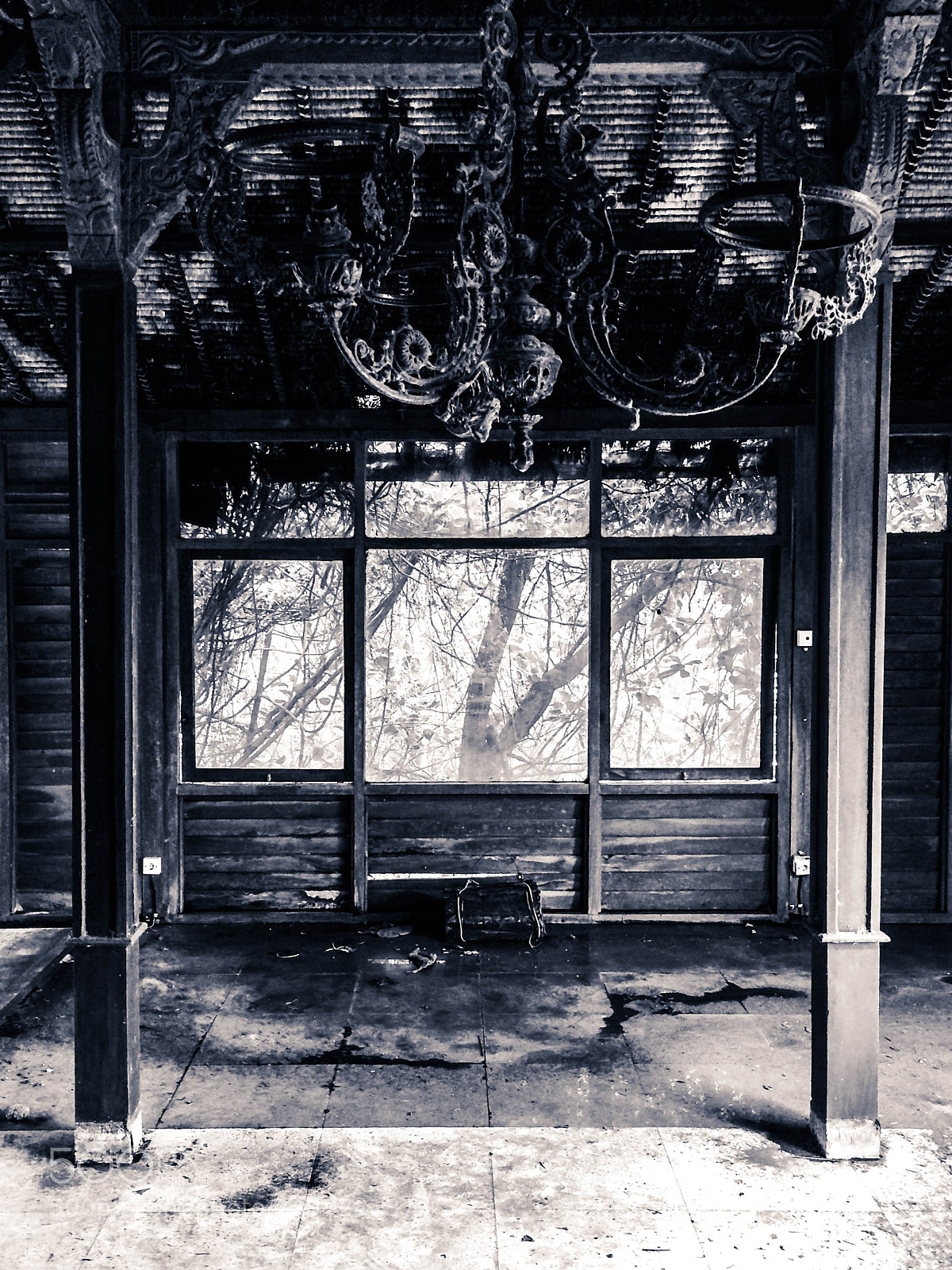 Apple iPhone 5s sample photo. Chandelier photography