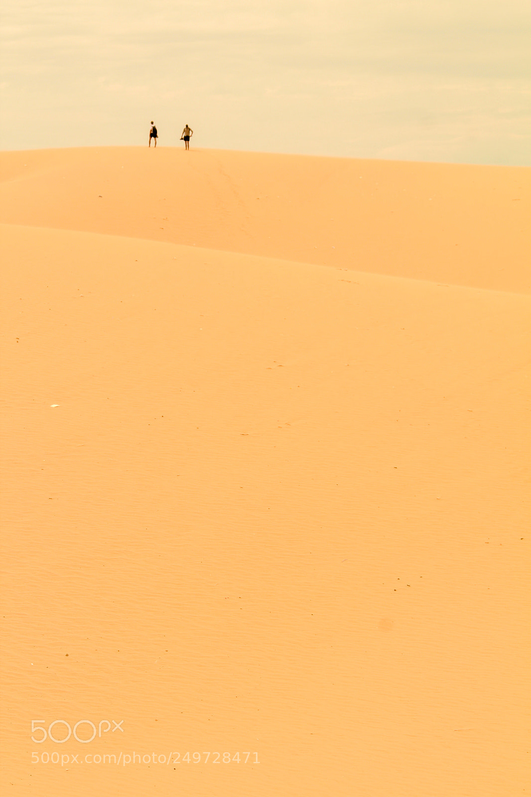 Canon EOS 1200D (EOS Rebel T5 / EOS Kiss X70 / EOS Hi) sample photo. Conquering the sands photography