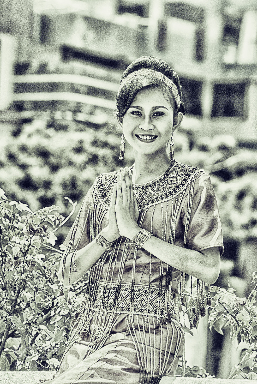 Sony Alpha DSLR-A200 sample photo. Toraja girlin beautiful noise photography