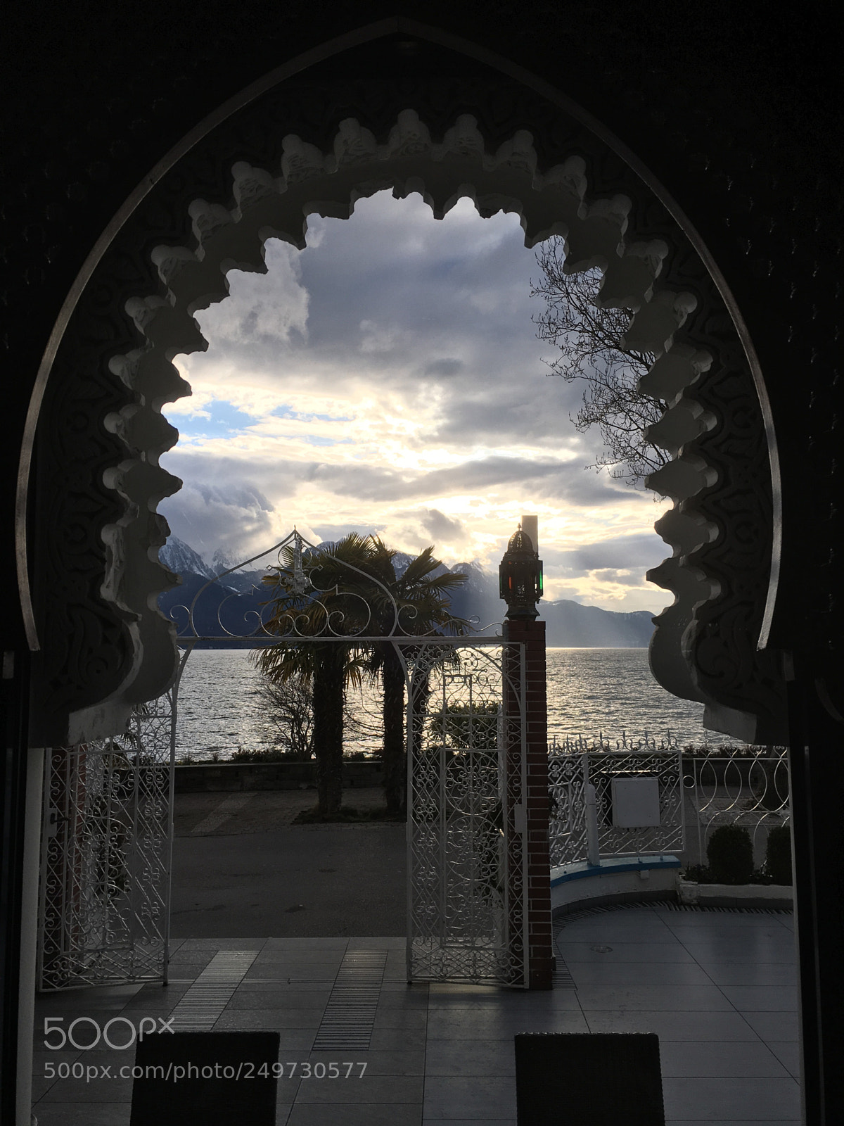 Apple iPhone 6s sample photo. Window on the lake photography