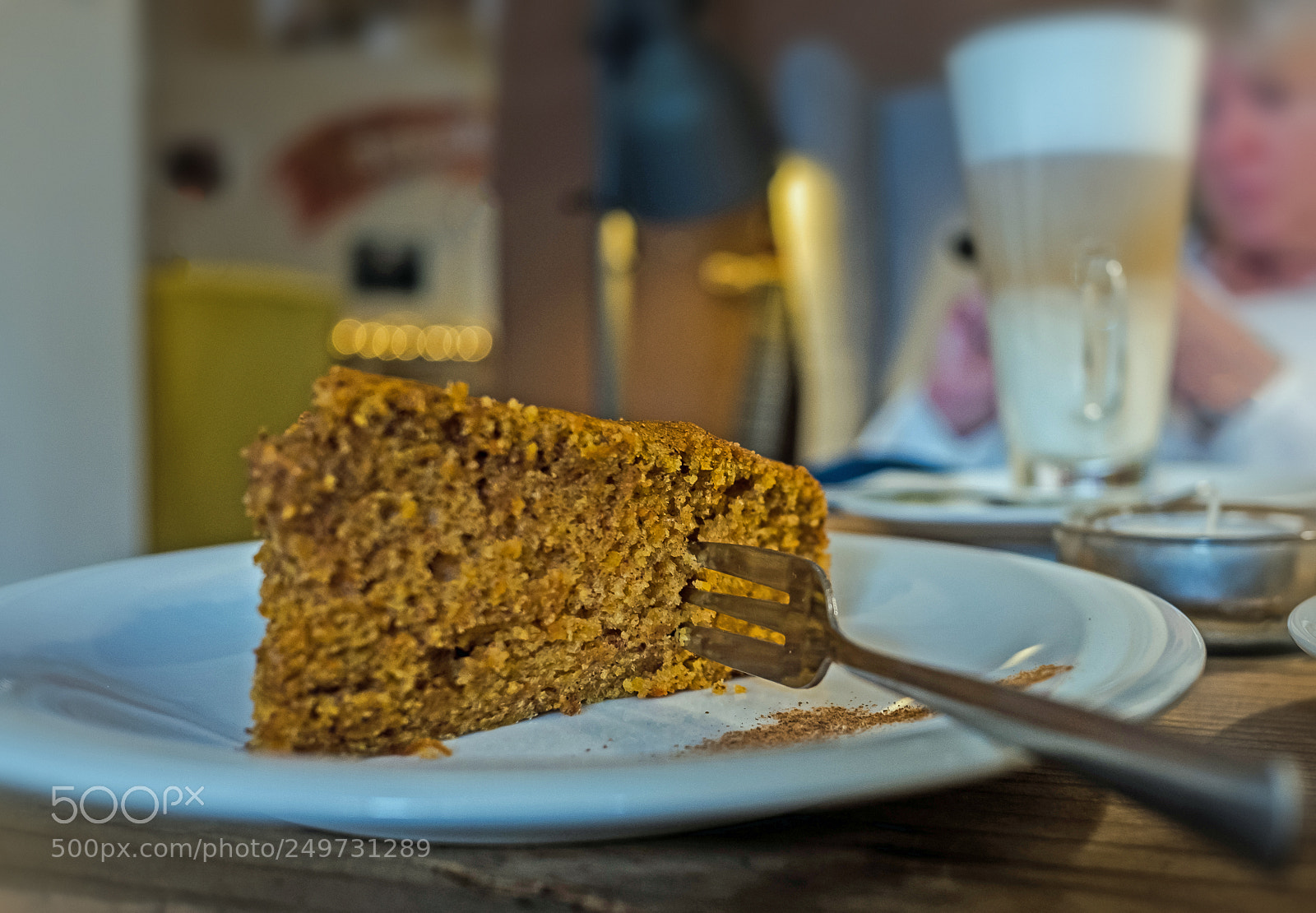 Fujifilm X70 sample photo. Carrot cake cytat cafe photography