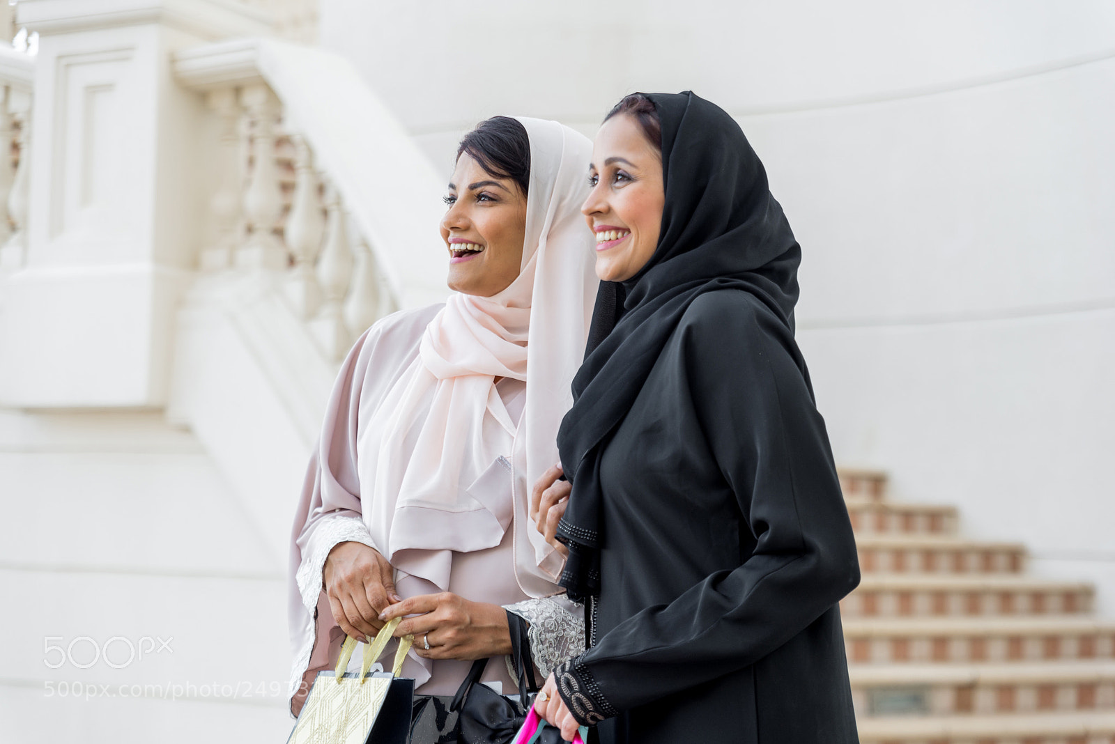 Nikon D610 sample photo. Two arabian girlfriends bonding photography
